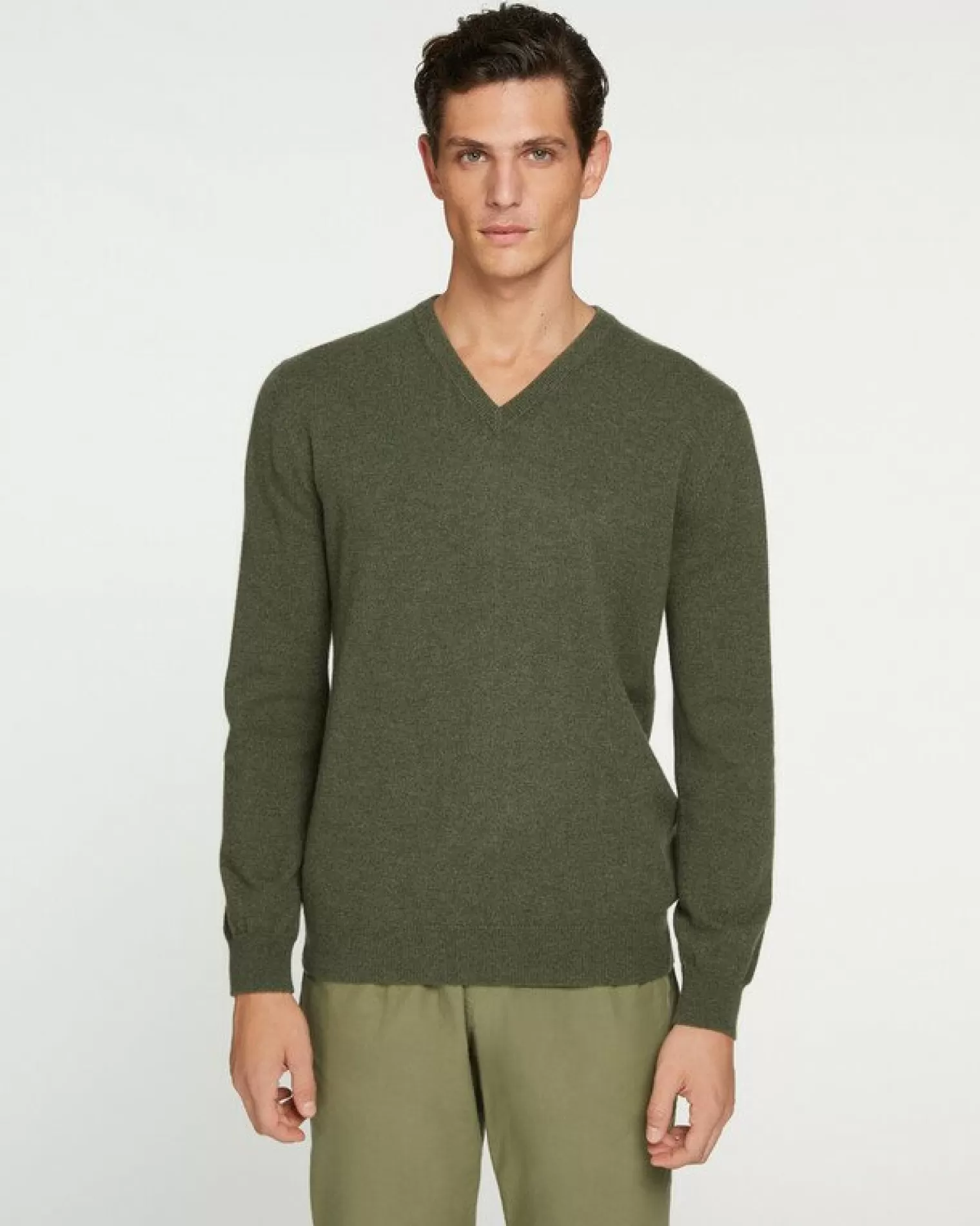 Kujten Sweaters & Sweatshirts>Basic Man V-Neck Cashmere Sweater Kaki Fonce