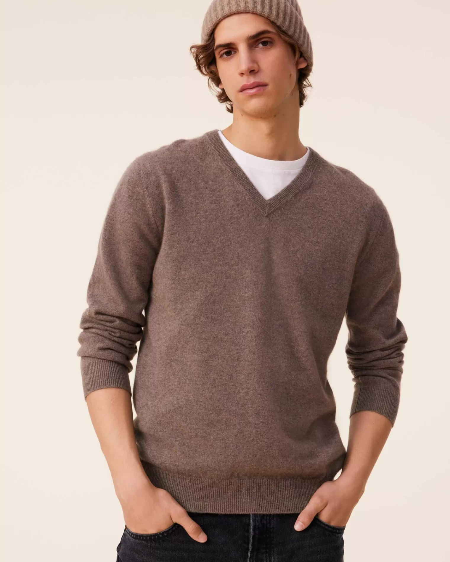 Kujten Sweaters & Sweatshirts>Basic Men V-Neck Cashmere Sweater, 2-Threads Taupe Mouline