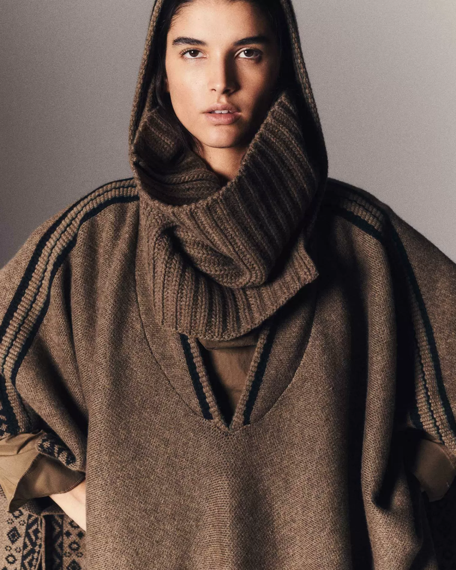 Kujten Capes & Ponchos>Cashmere Hooded Poncho Kaki Moss