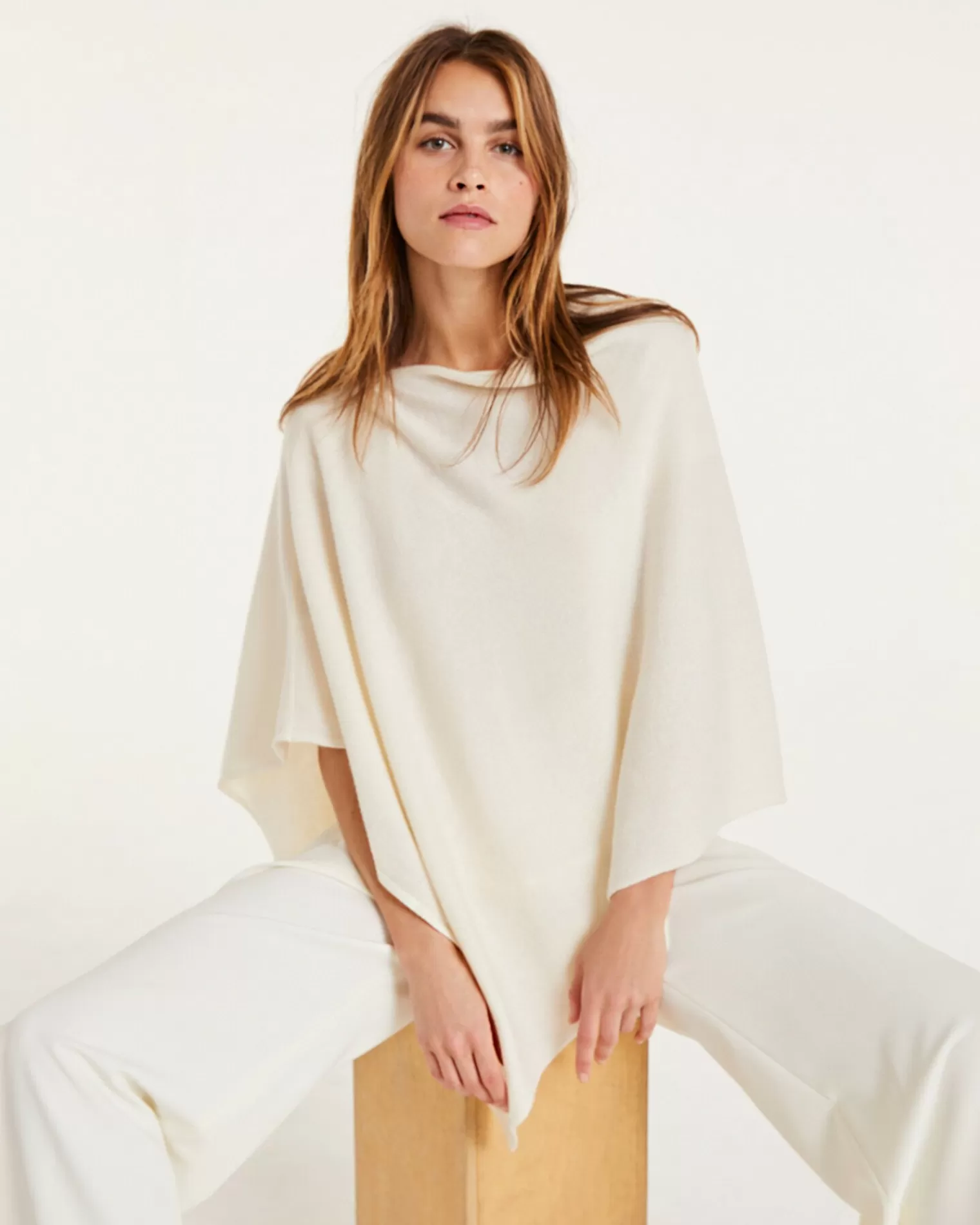 Kujten Capes & Ponchos>Cashmere Short Poncho Blanc