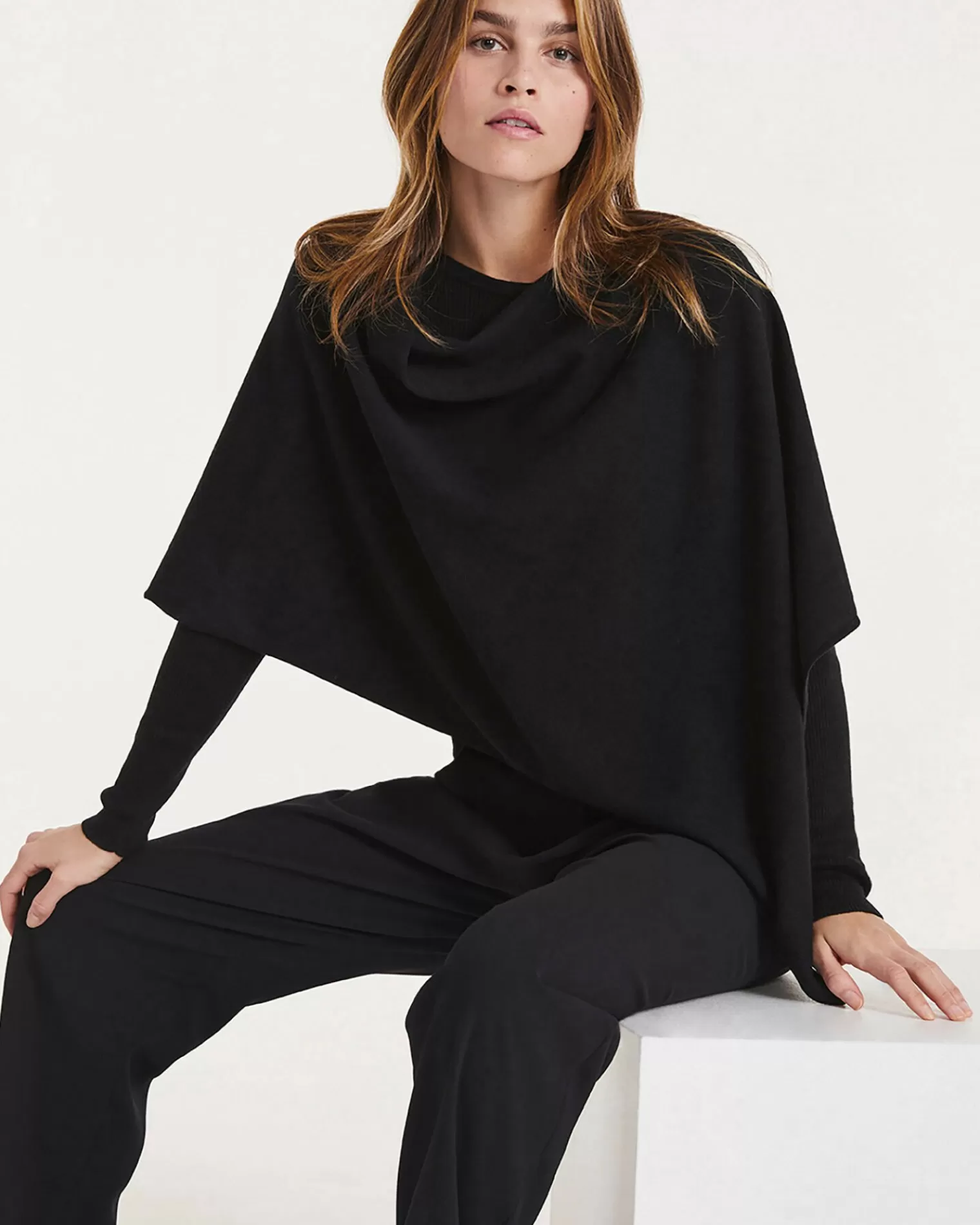 Kujten Capes & Ponchos>Cashmere Short Poncho, 2-Threads Noir