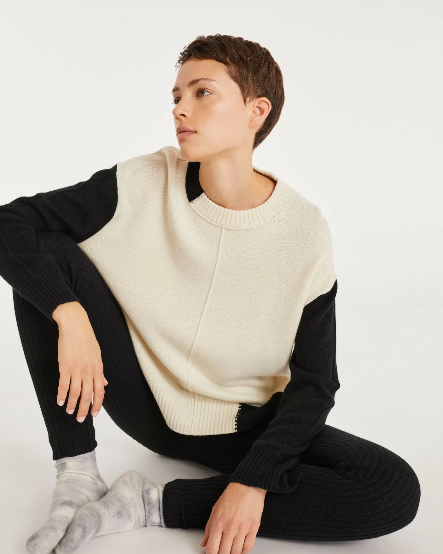 Kujten Sweaters & Sweatshirts>Cashmere Sweater Round Neck Long Sleeves Blanc Vintage