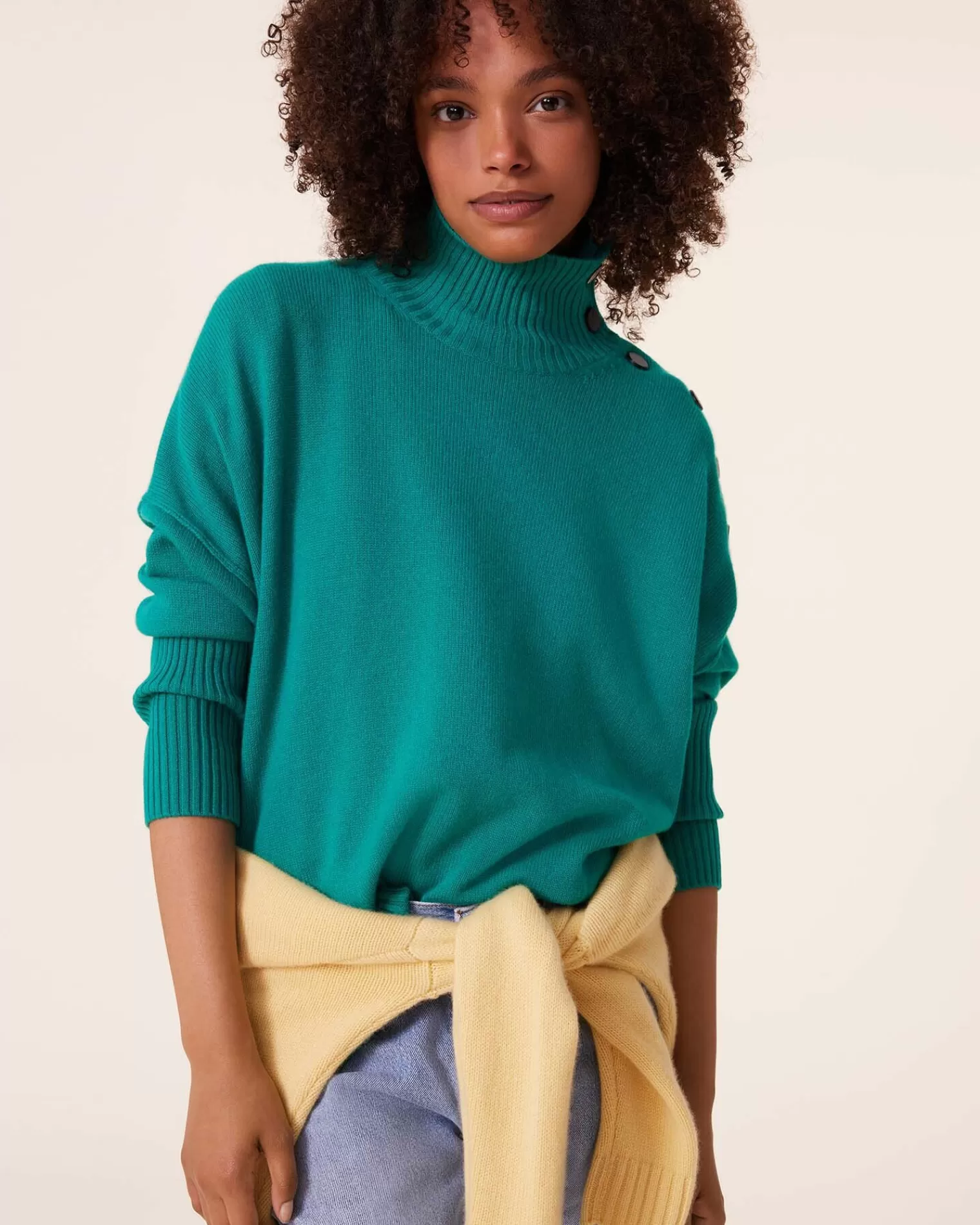 Kujten Sweaters & Sweatshirts>Cashmere Sweater With Gold Buttons, 4-Threads Vert Imperial