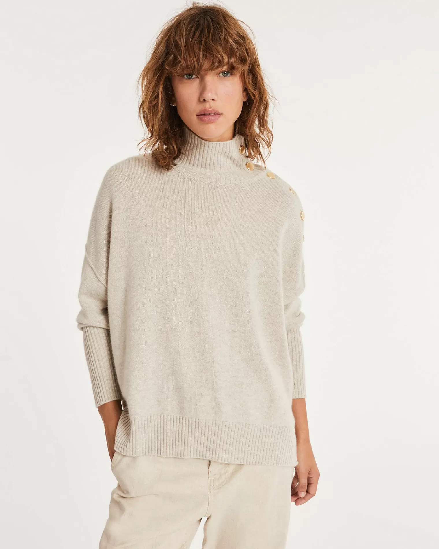 Kujten Sweaters & Sweatshirts>Cashmere Sweater With Gold Buttons, 4-Threads Avoine