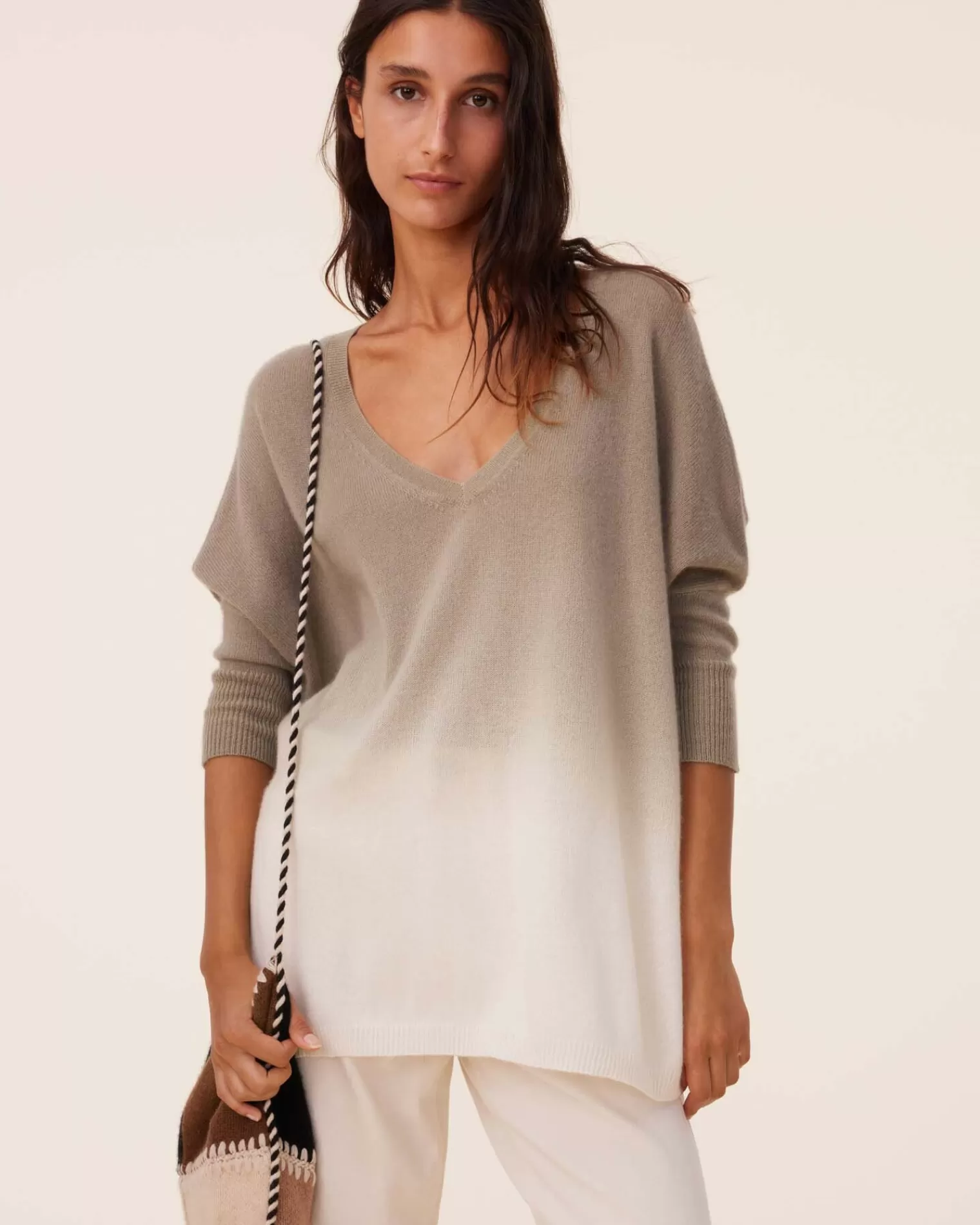 Kujten Sweaters & Sweatshirts>Dip Dye Oversize V-Neck Cashmere Sweater, 2-Threads Kaki Chine