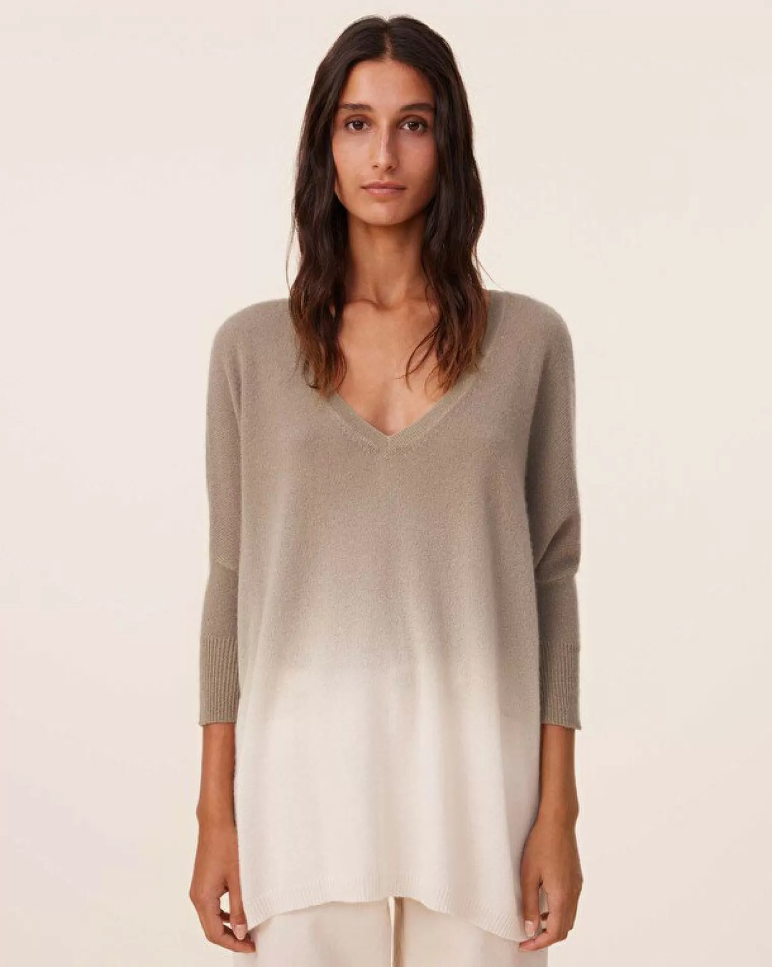 Kujten Sweaters & Sweatshirts>Dip Dye Oversize V-Neck Cashmere Sweater, 2-Threads Kaki Chine