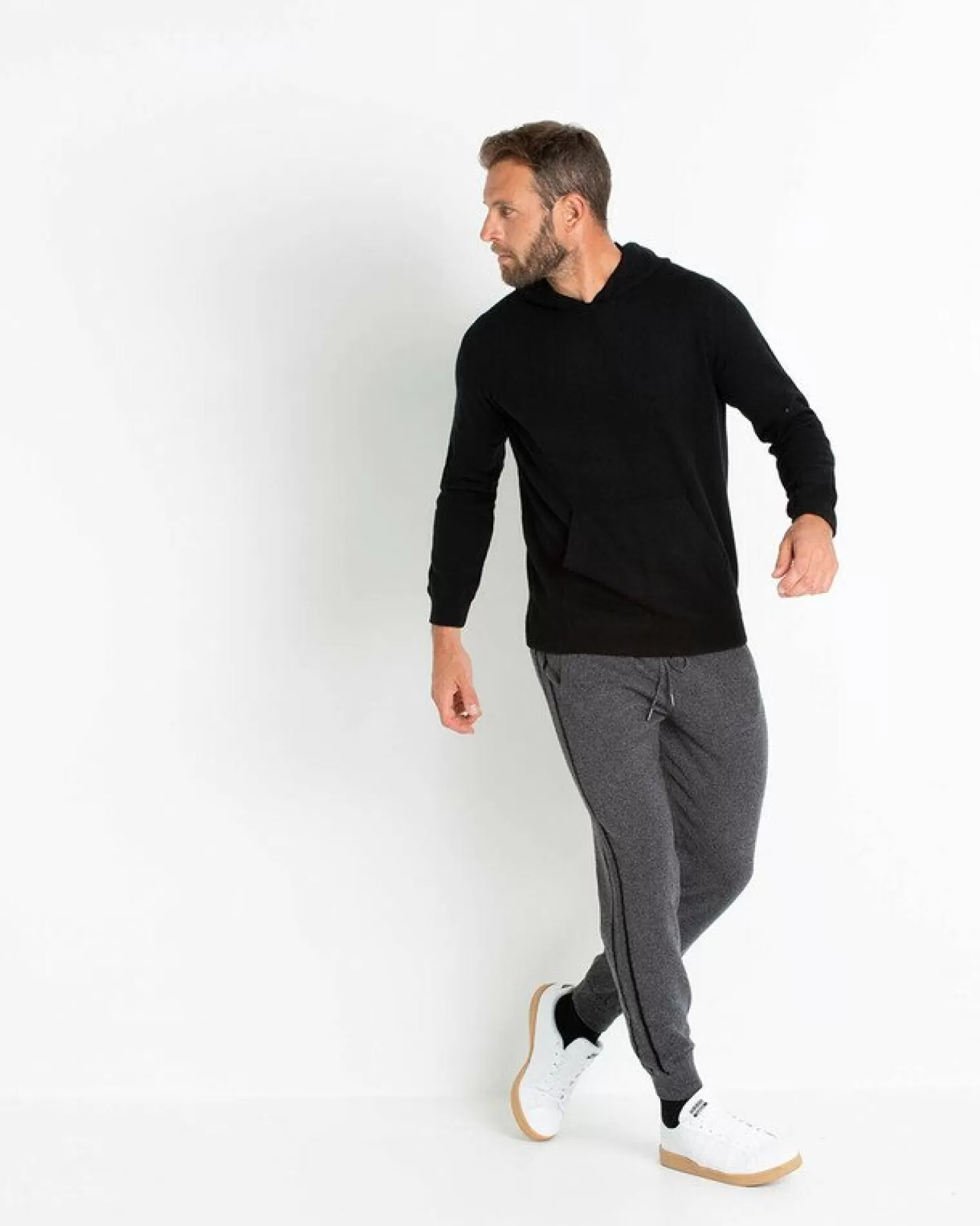 Kujten Sweaters & Sweatshirts>Long Sleeves Cashmere Sweatshirt Noir