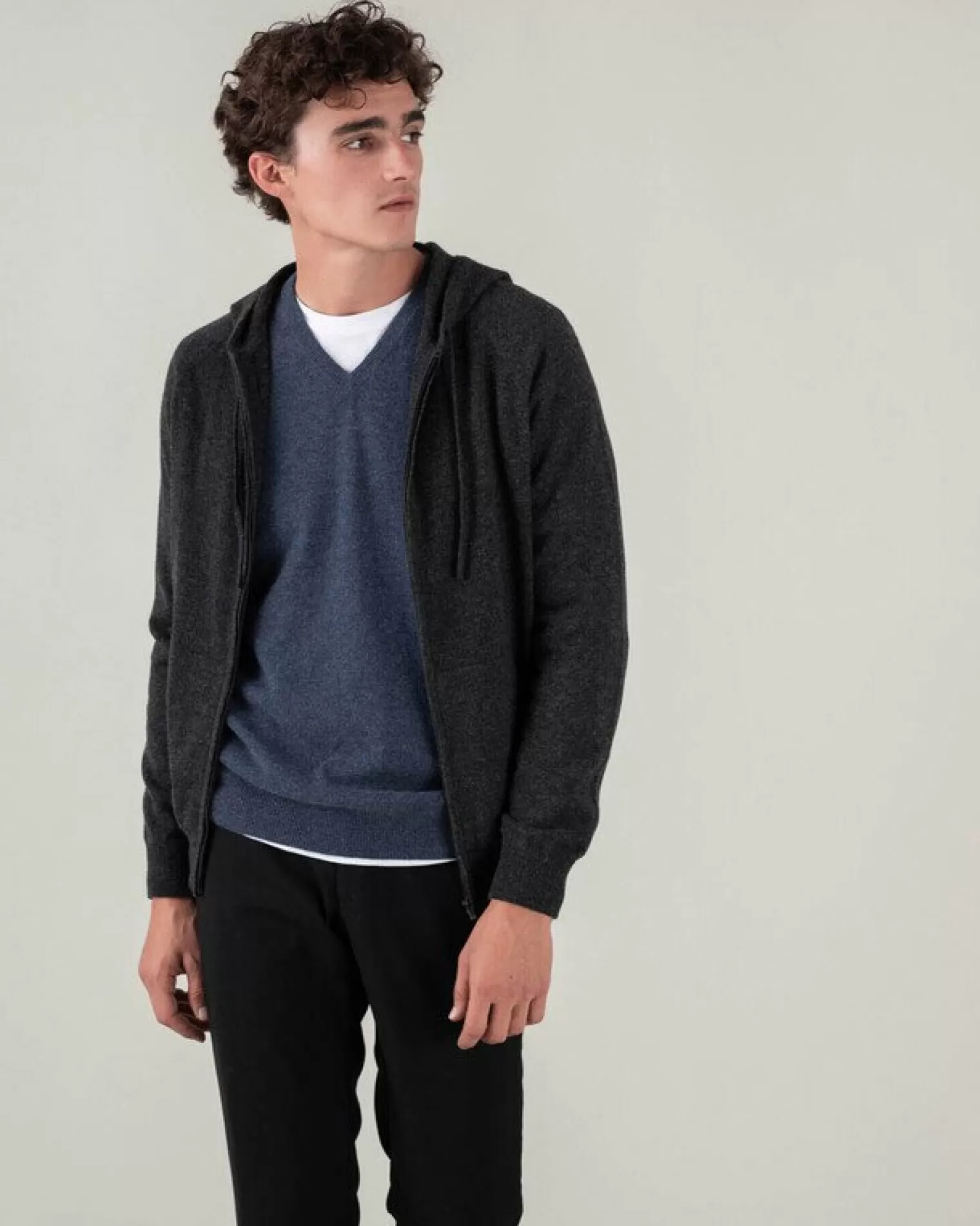 Kujten Hoodies>Man Zipped Hooded Cashmere Vest Gris Anthracite