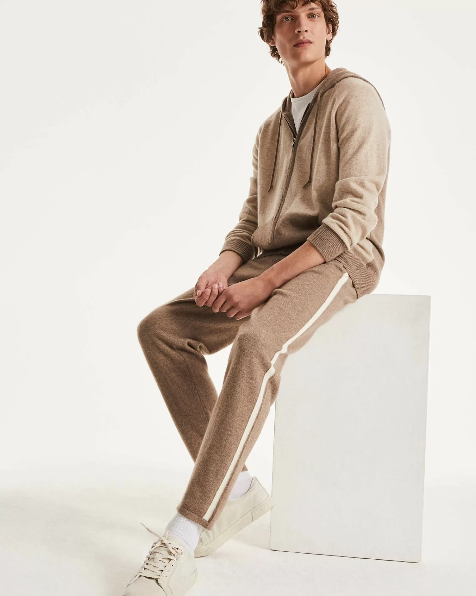 Kujten Joggings & Shorts>Men Cashmere Jogging Beige Taupe