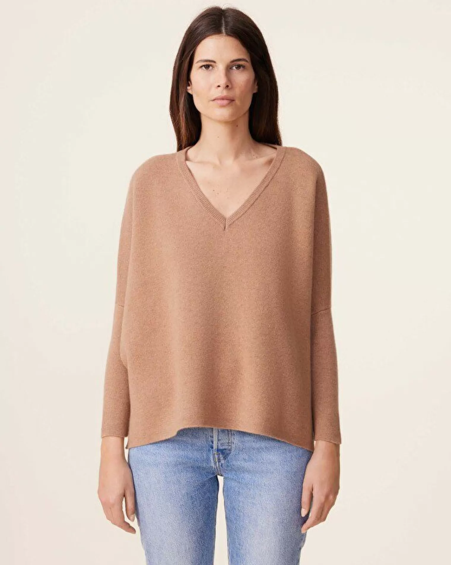 Kujten Sweaters & Sweatshirts>Milano Oversized V-Neck Cashmere Sweater, 2-Threads Camelo