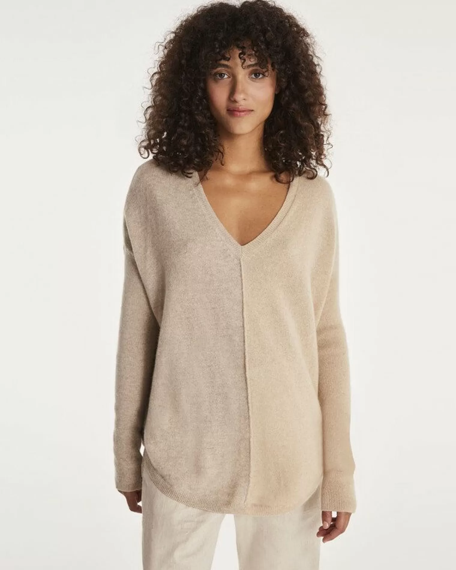 Kujten Sweaters & Sweatshirts>Oversize V-Neck Cashmere Sweater Beige Chine