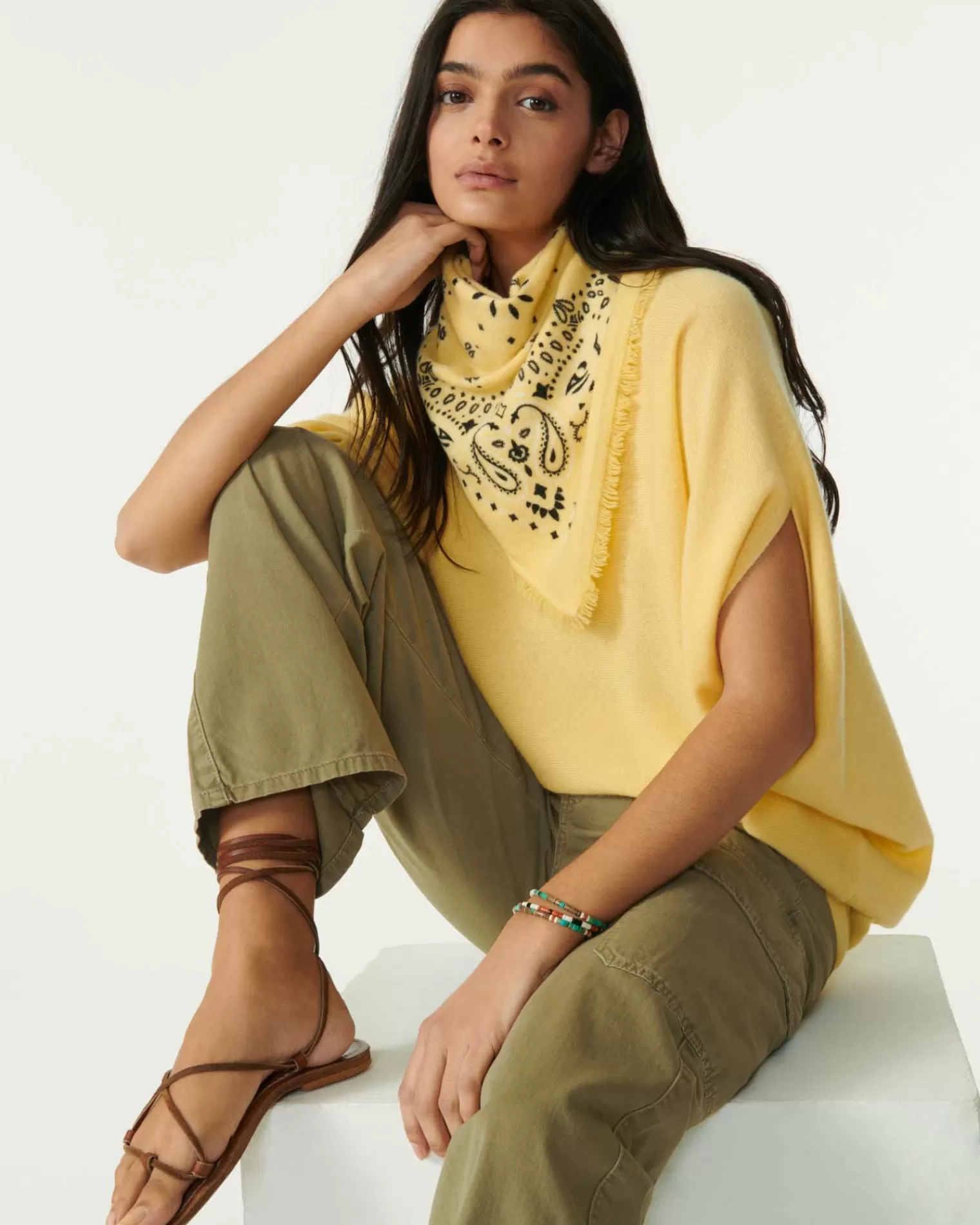 Kujten Sweaters & Sweatshirts>Oversize V-Neck Sleeveless Sweater Jaune Eggshell