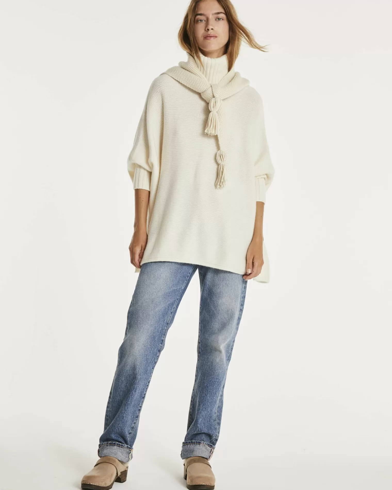 Kujten Capes & Ponchos>Oversized Turtleneck Cashmere Poncho Blanc