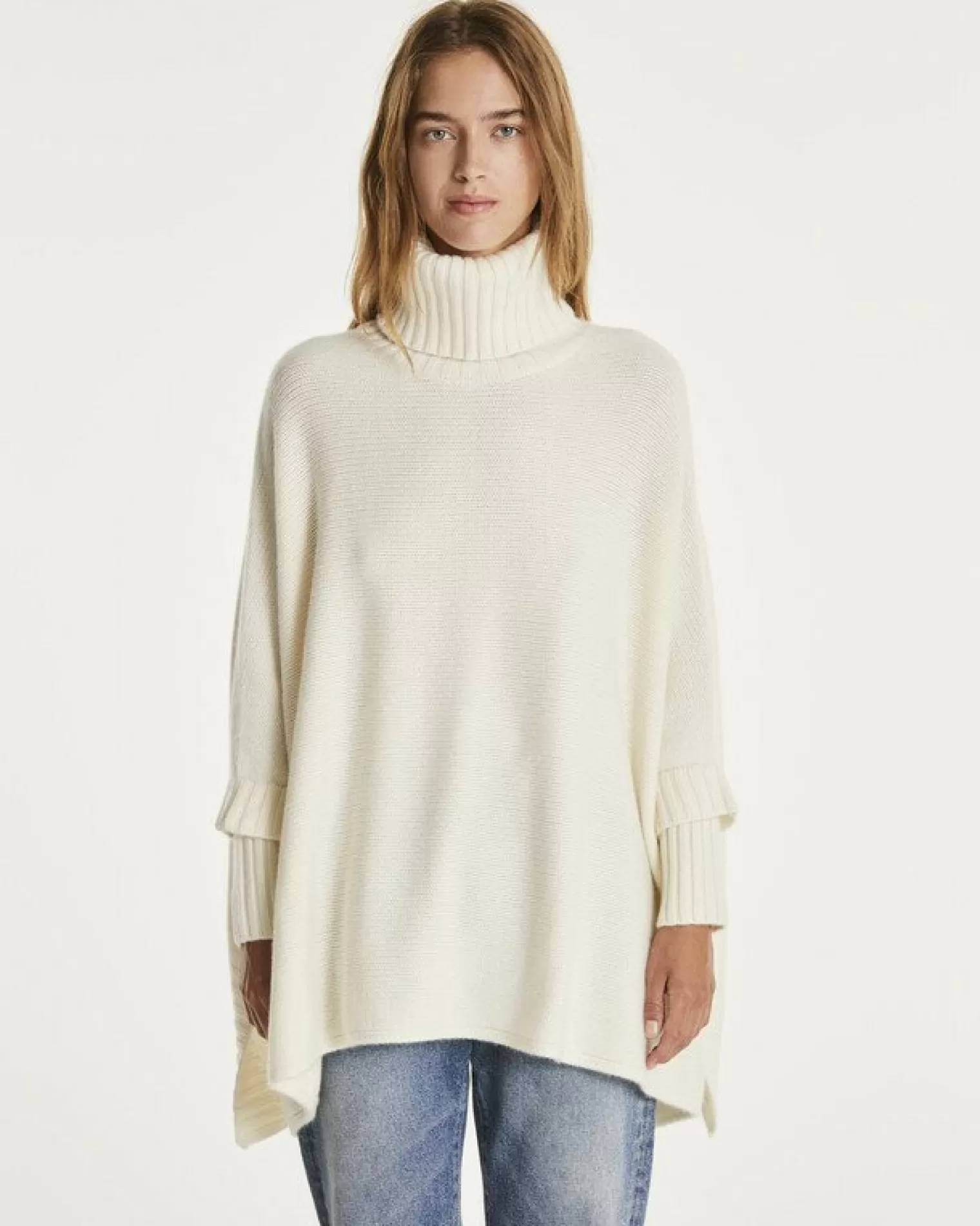 Kujten Capes & Ponchos>Oversized Turtleneck Cashmere Poncho Blanc