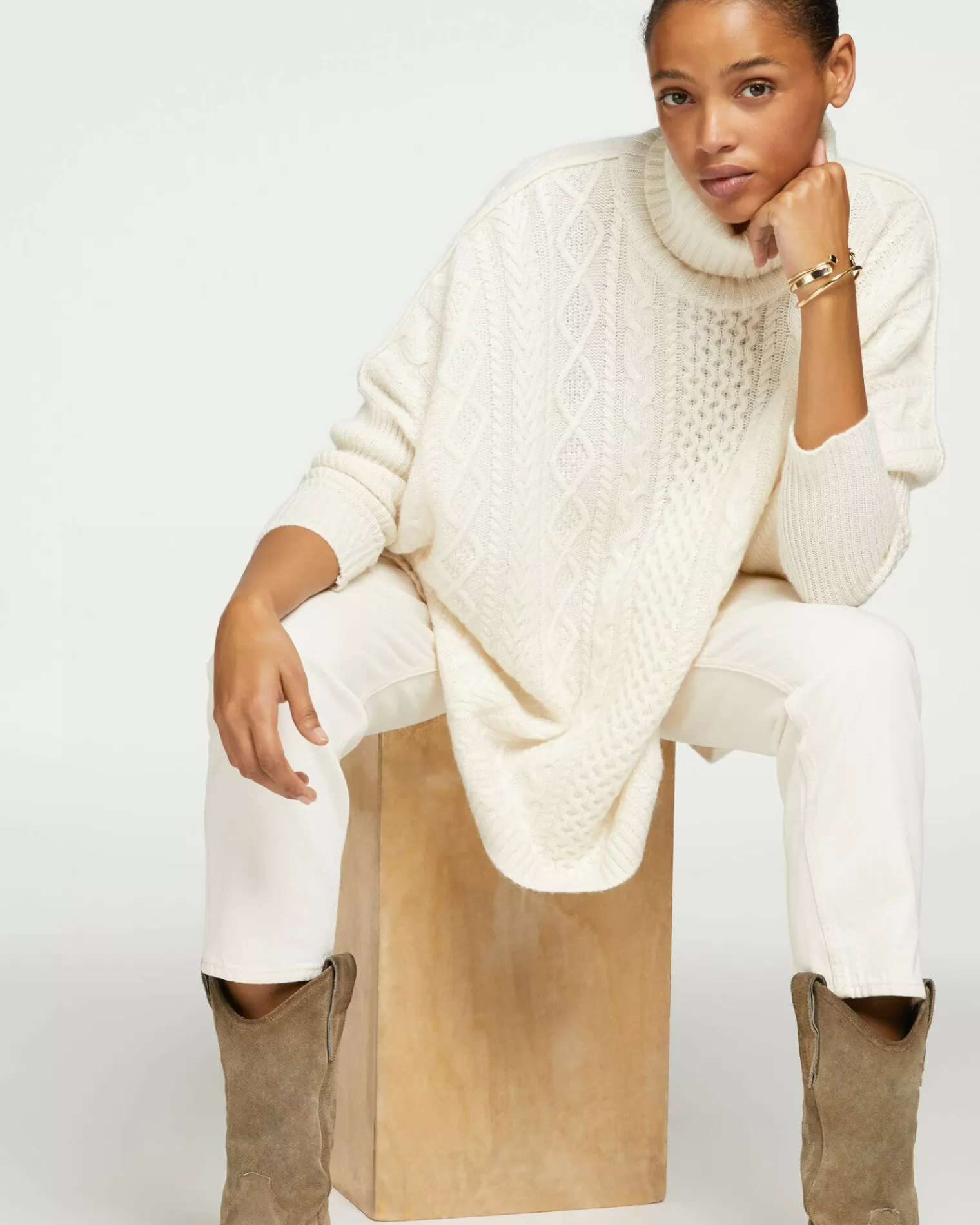 Kujten Capes & Ponchos>Oversized Turtleneck Cashmere Poncho, 6-Threads Blanc