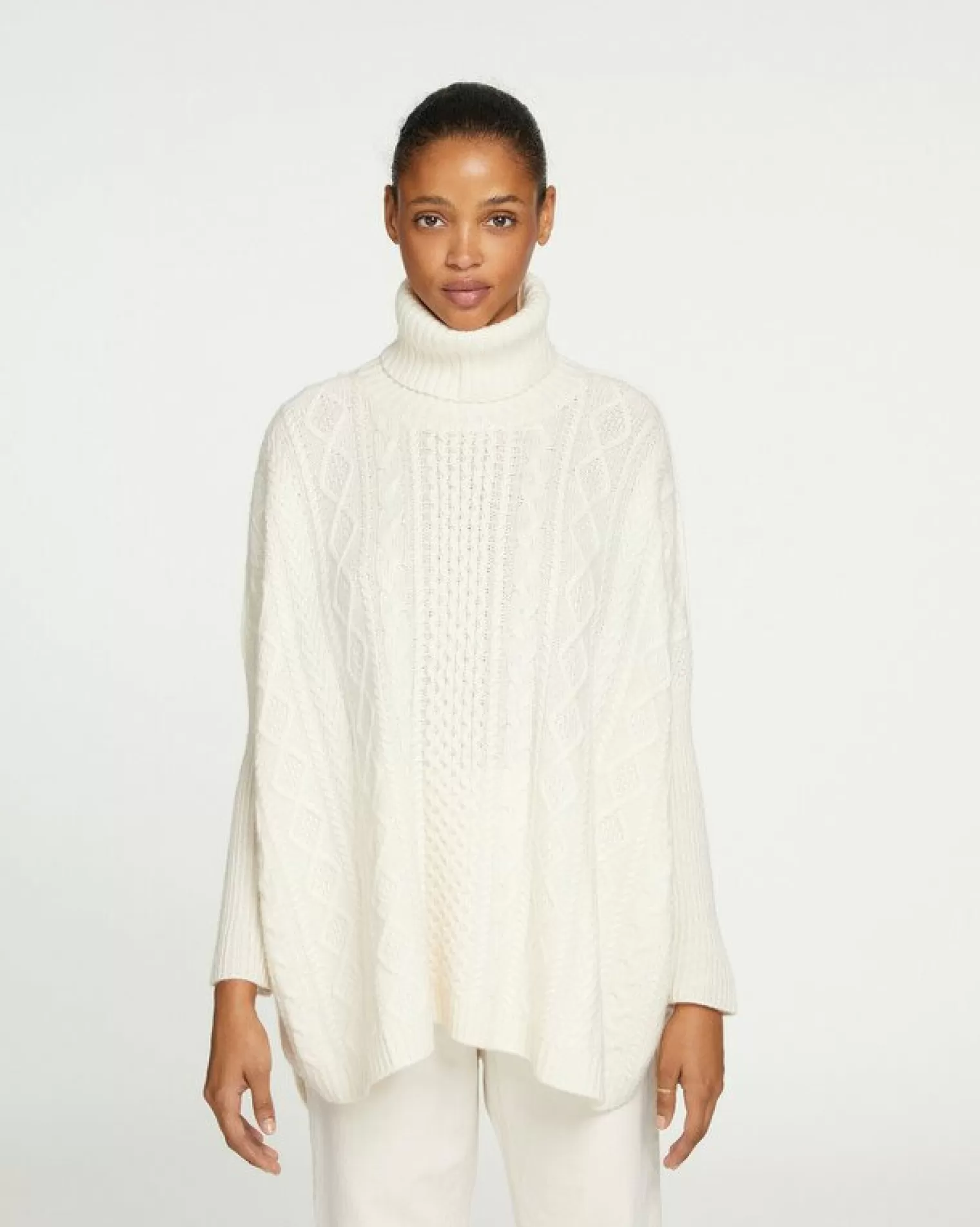 Kujten Capes & Ponchos>Oversized Turtleneck Cashmere Poncho, 6-Threads Blanc