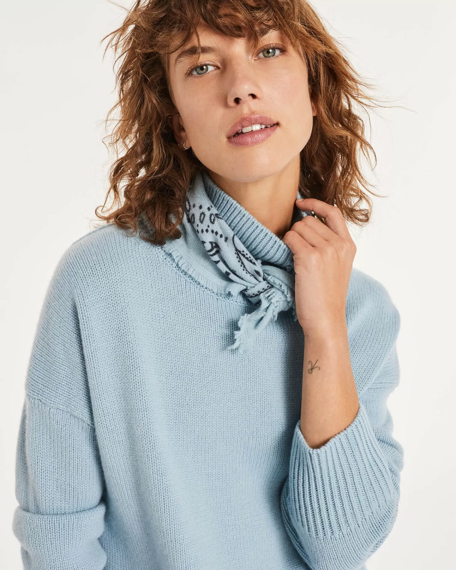 Kujten Sweaters & Sweatshirts>Oversized Turtleneck Cashmere Sweater Blue Ice