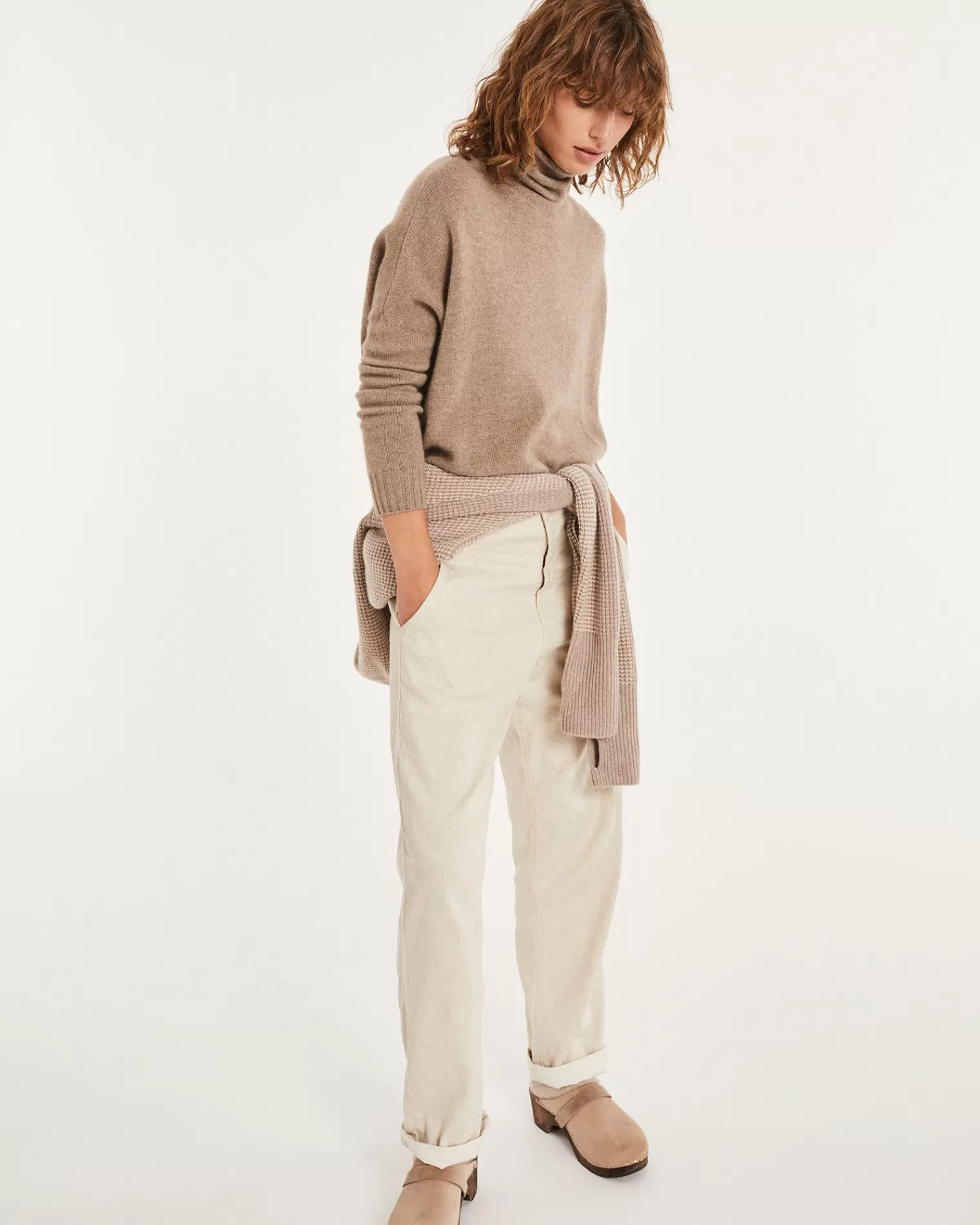 Kujten Sweaters & Sweatshirts>Oversized Turtleneck Cashmere Sweater Beige Taupe