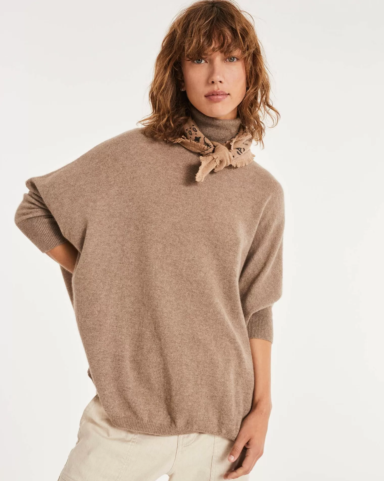 Kujten Sweaters & Sweatshirts>Oversized Turtleneck Cashmere Sweater Beige Taupe