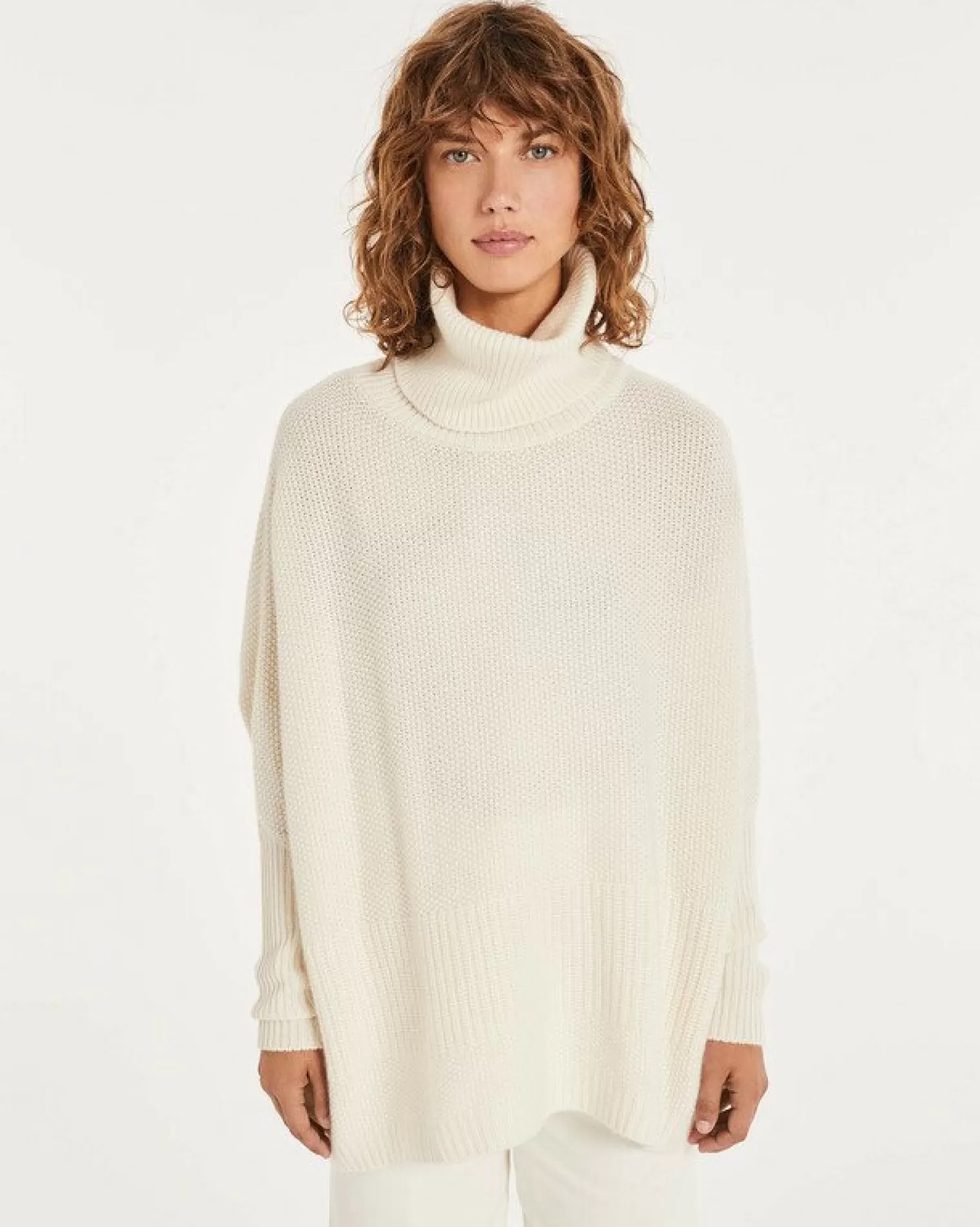 Kujten Sweaters & Sweatshirts>Oversized Turtleneck Cashmere Sweater Blanc