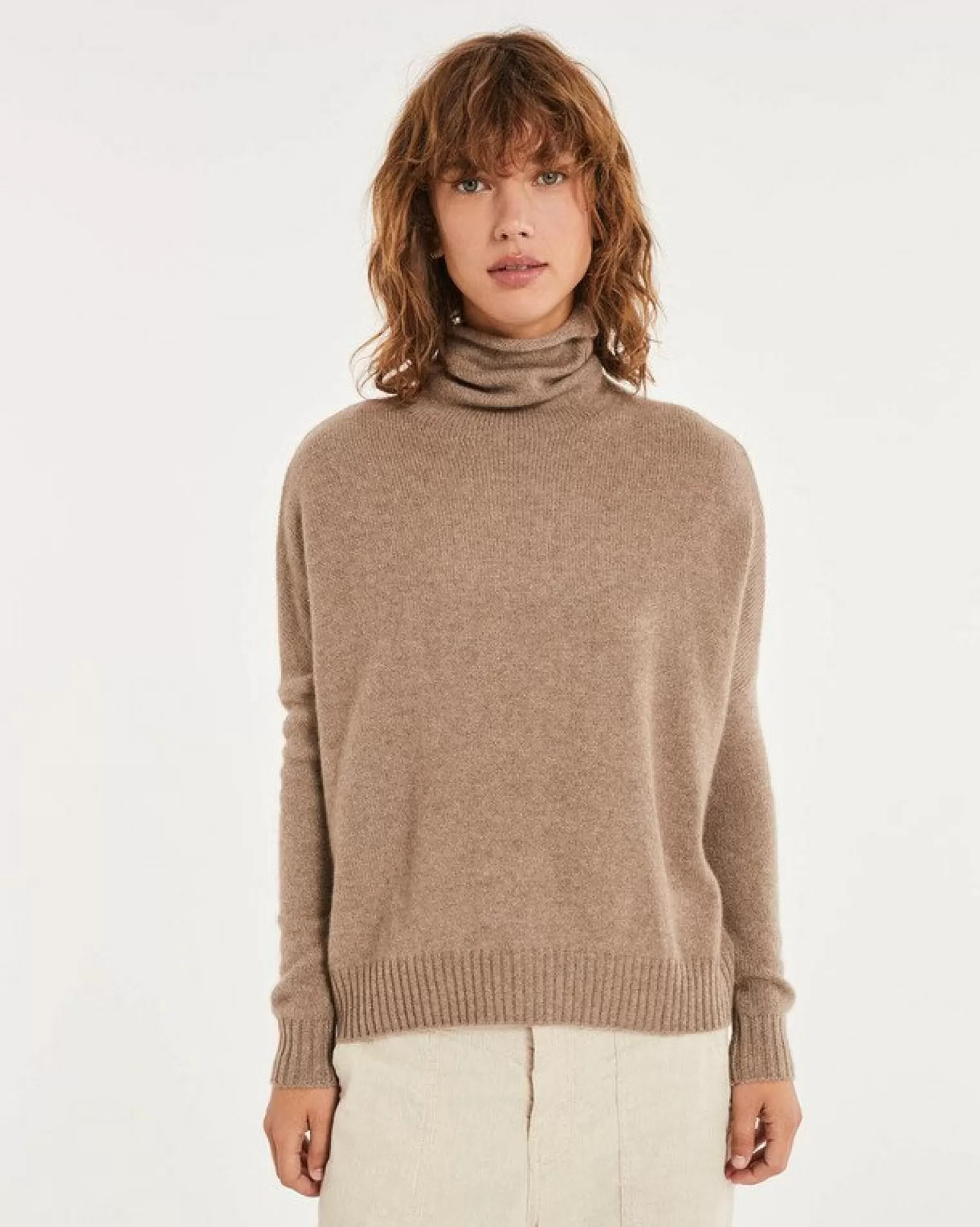 Kujten Sweaters & Sweatshirts>Oversized Turtleneck Cashmere Sweater Beige Taupe