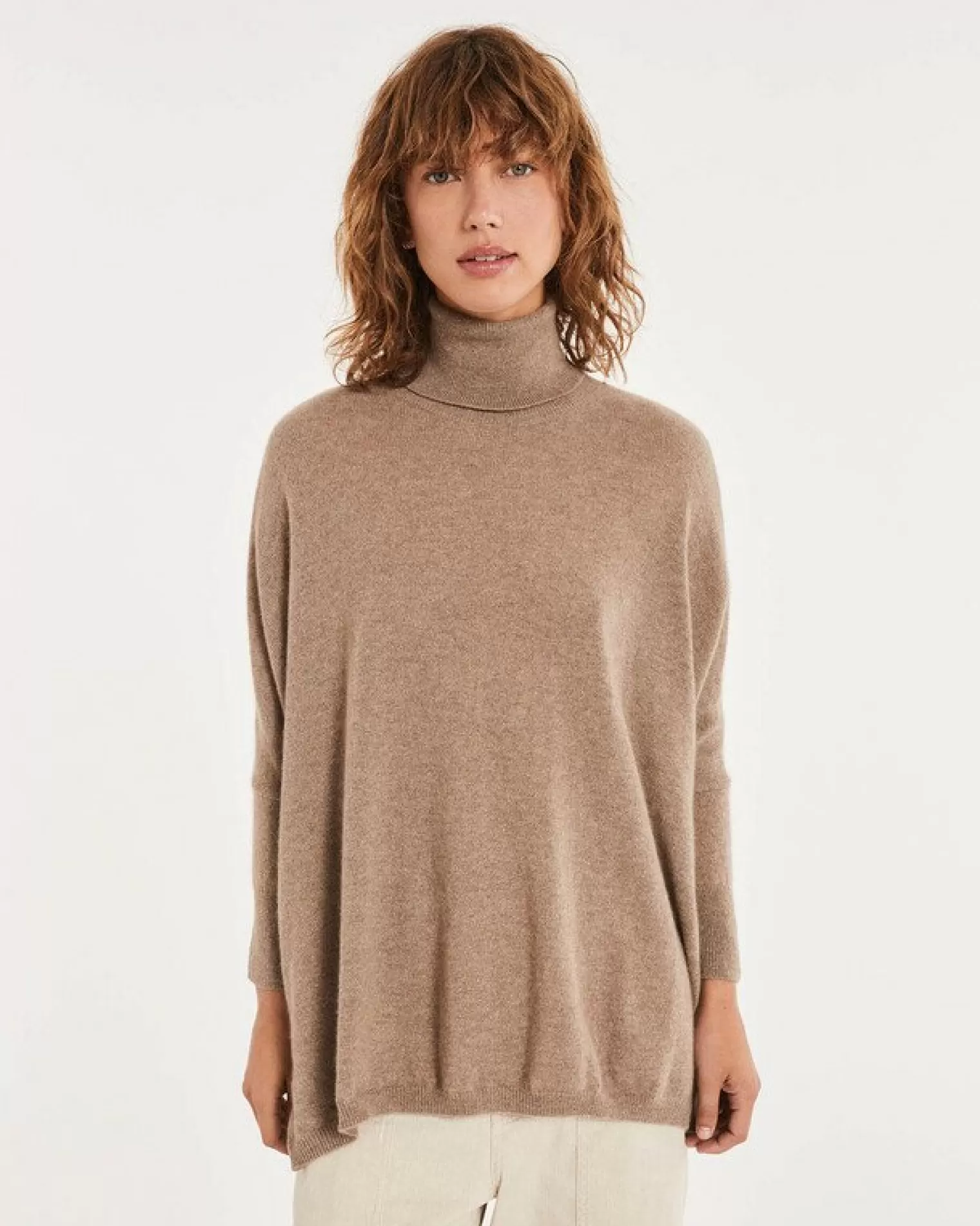 Kujten Sweaters & Sweatshirts>Oversized Turtleneck Cashmere Sweater Beige Taupe