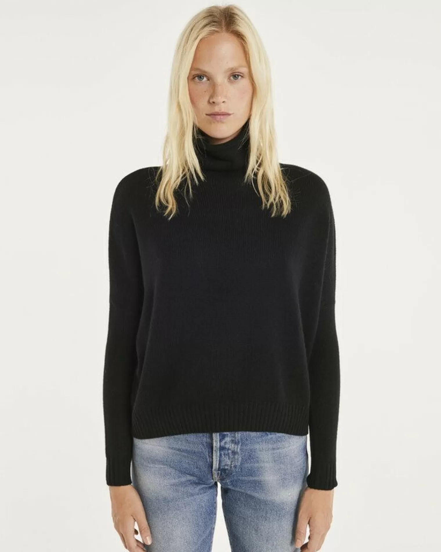 Kujten Sweaters & Sweatshirts>Oversized Turtleneck Cashmere Sweater, 4-Threads Noir