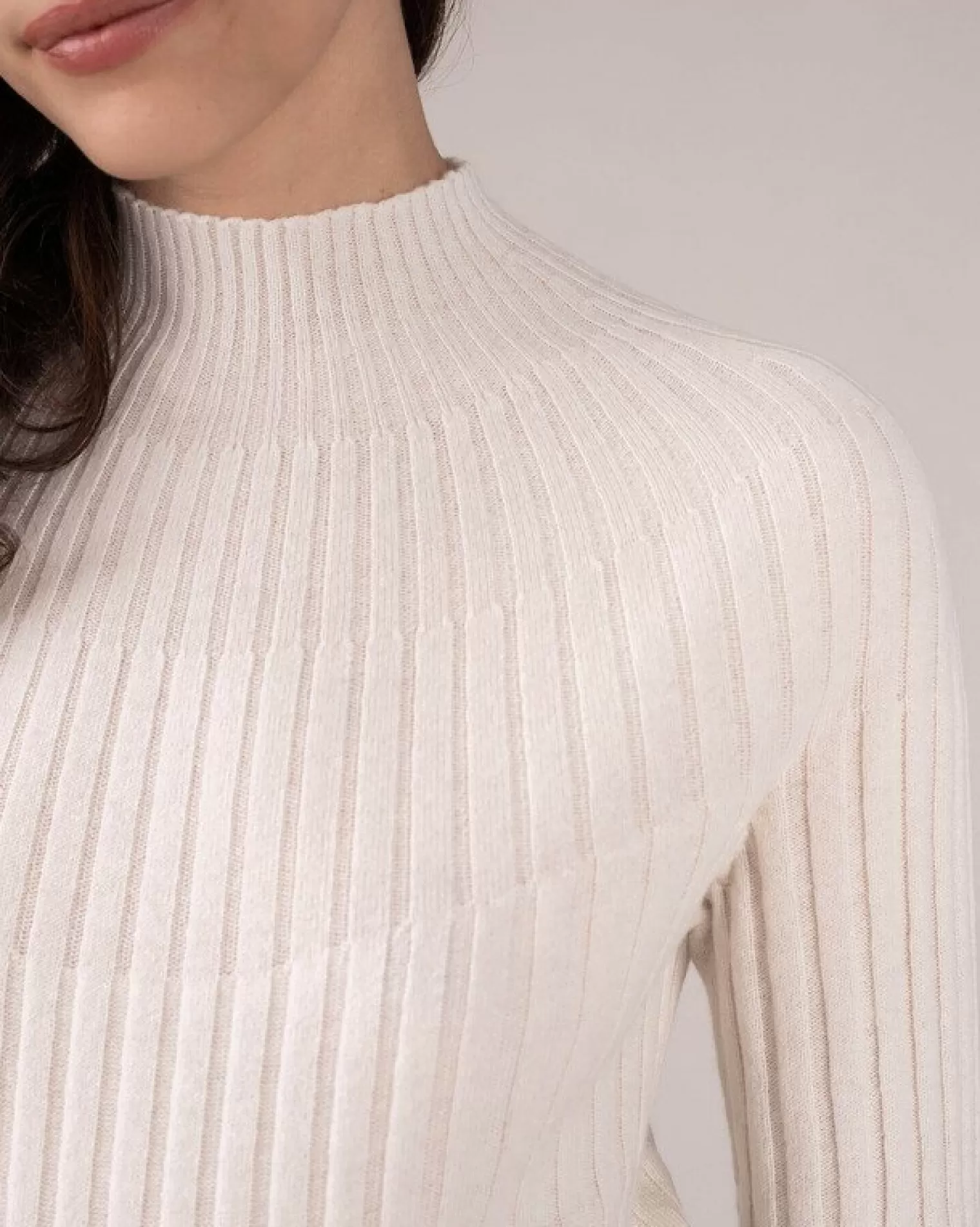 Kujten Sweaters & Sweatshirts>Ribbed Funnel Neck Cashmere Sweater Blanc