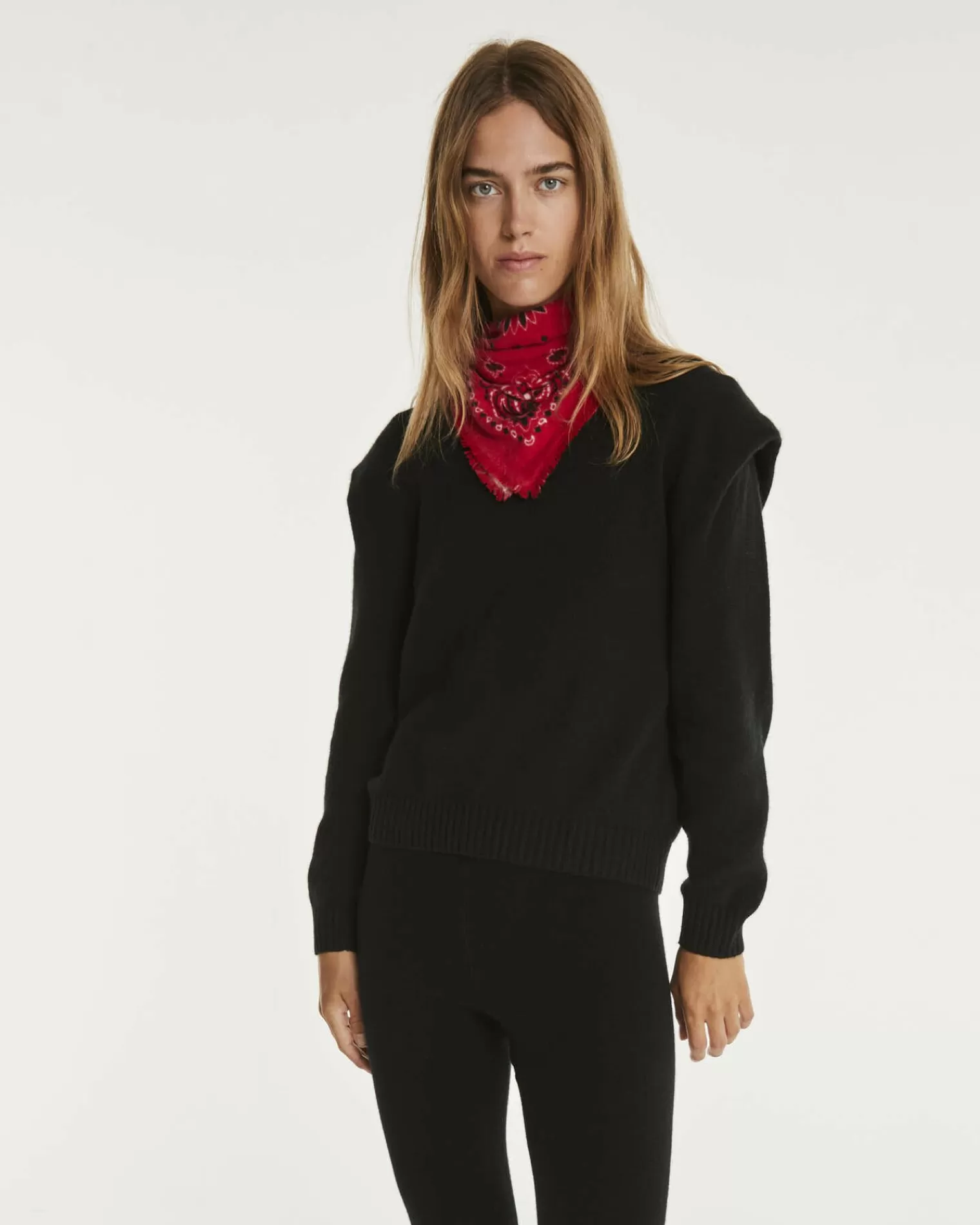 Kujten Sweaters & Sweatshirts>Round Neck Cashmere Shoulder Pad Sweater Noir