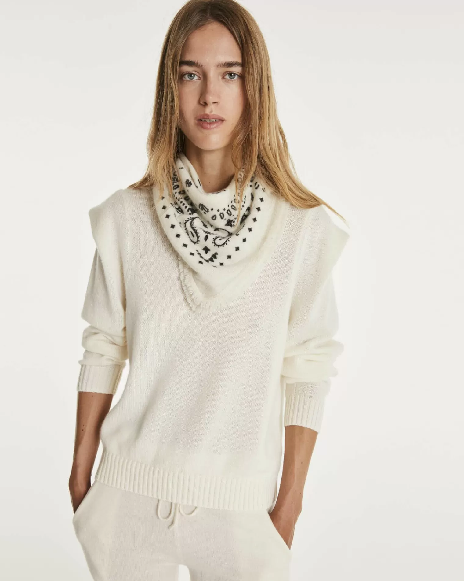 Kujten Sweaters & Sweatshirts>Round Neck Cashmere Shoulder Pad Sweater Blanc