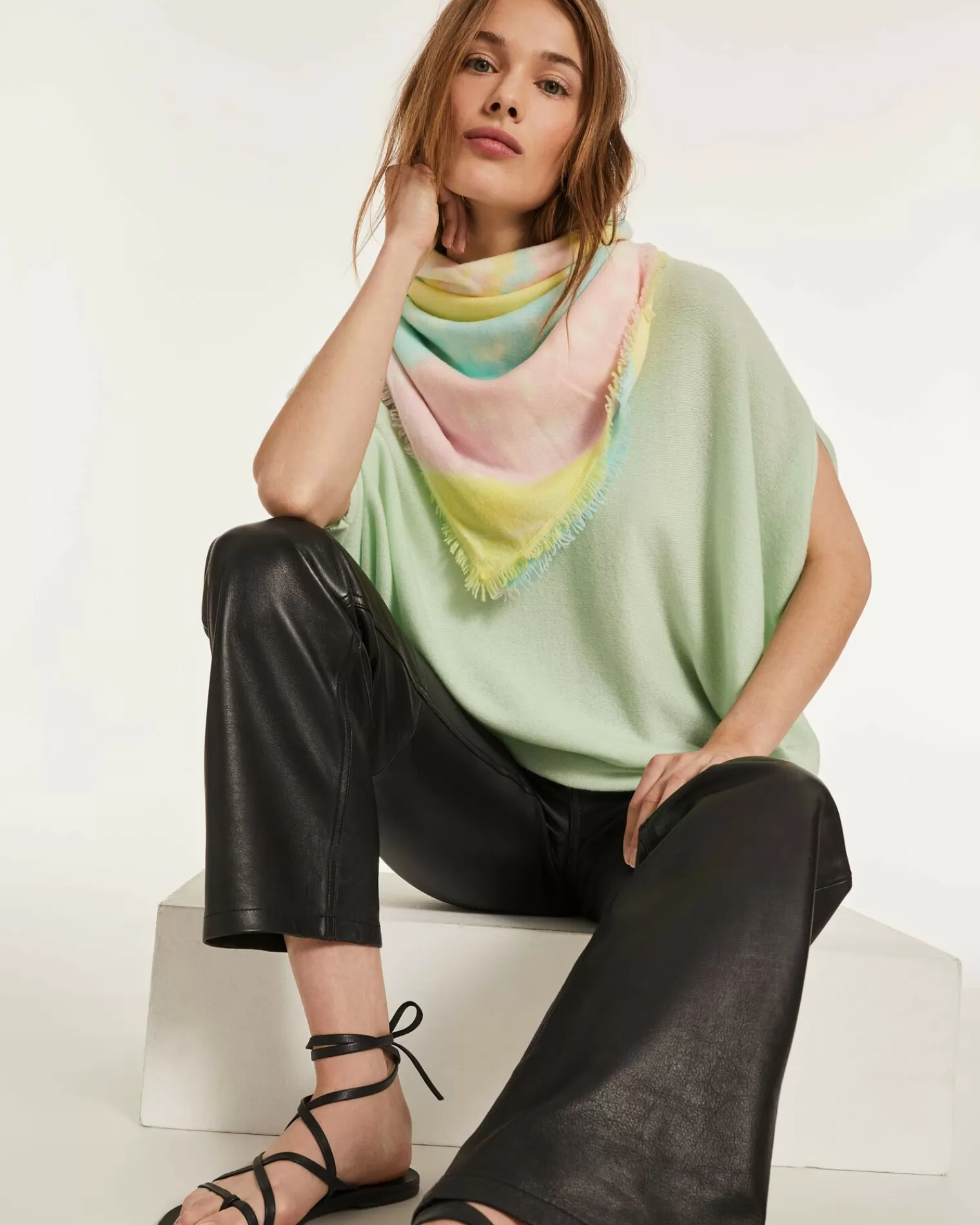 Kujten Sweaters & Sweatshirts>Sleeveless Oversized Woman V-Neck Cashmere Sweater Jade