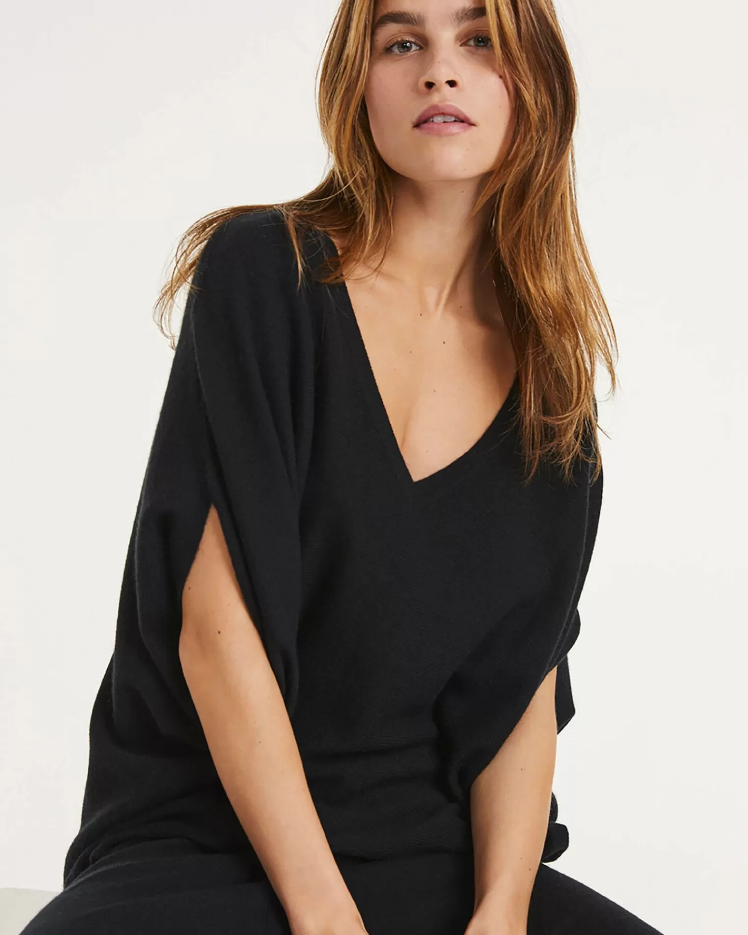 Kujten Sweaters & Sweatshirts>Sleeveless Woman V-Neck Cashmere Sweater Noir