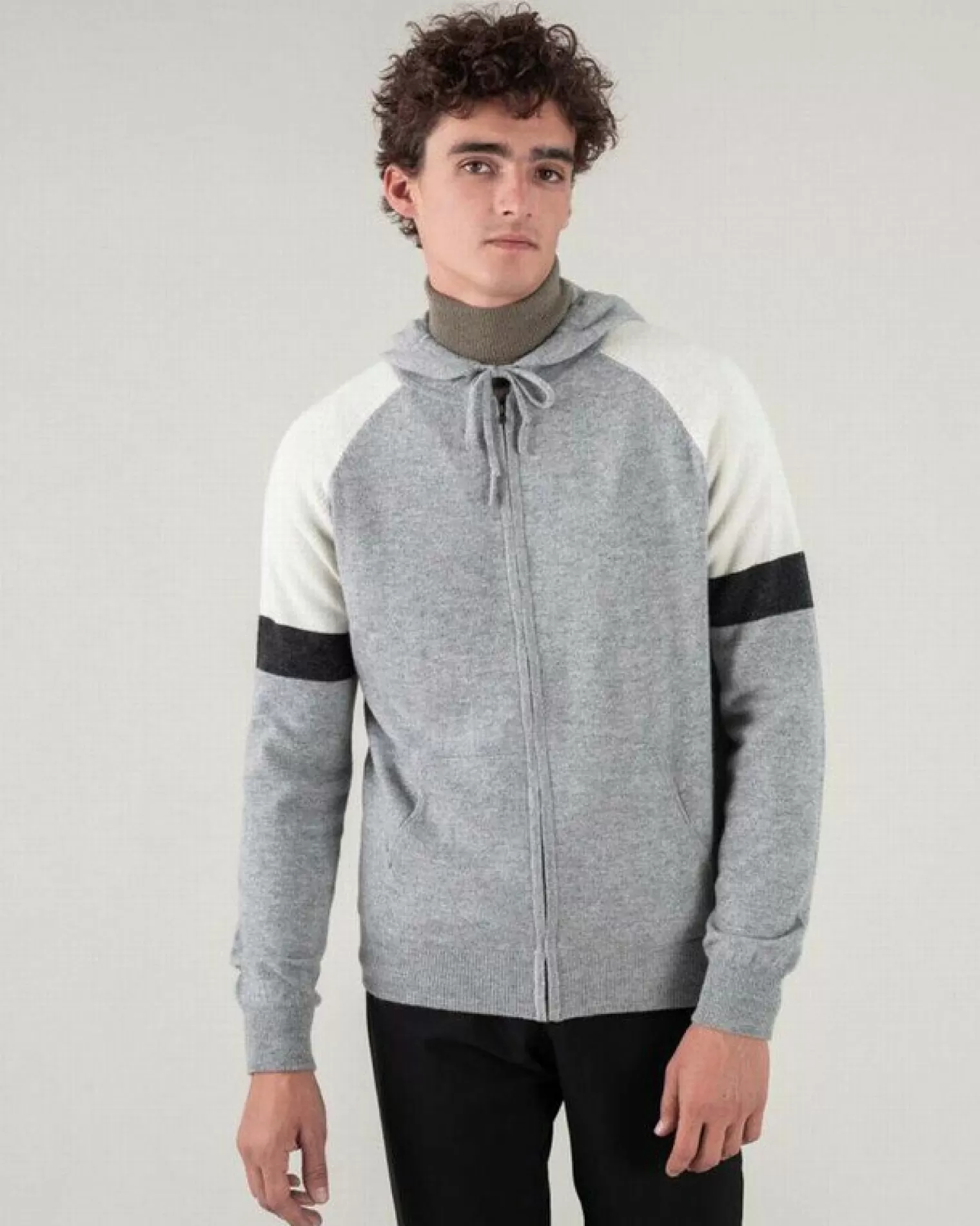 Kujten Jackets & Vests>Tricolor Sleeve Zipped Cashmere Cardigan Gris Chine