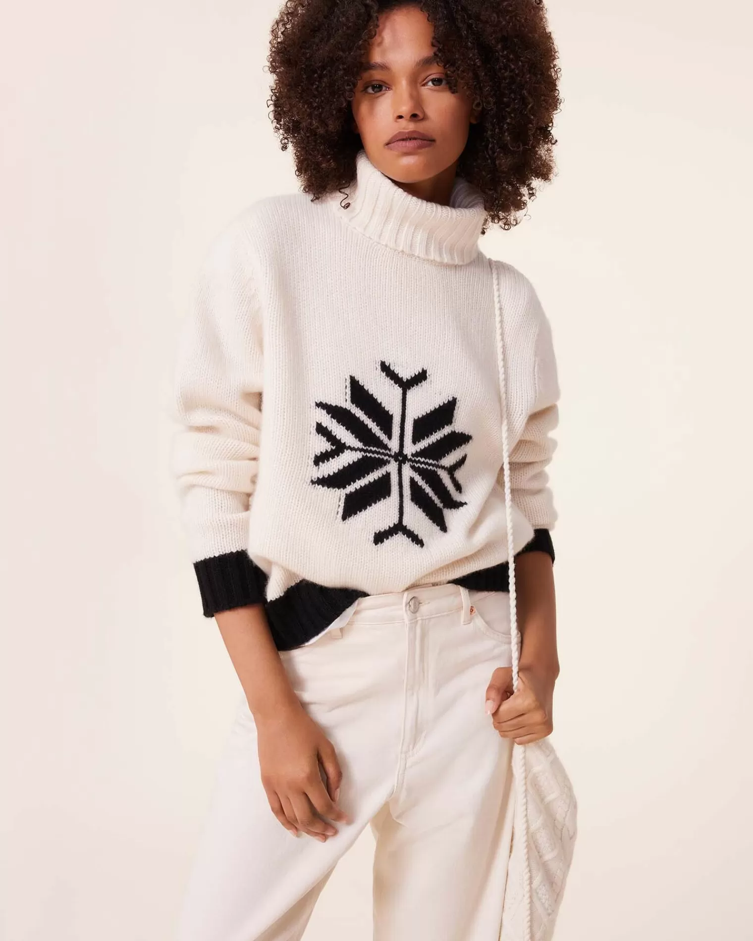 Kujten Sweaters & Sweatshirts>Turtleneck Cashmere Sweater, 10-Threads Blanc