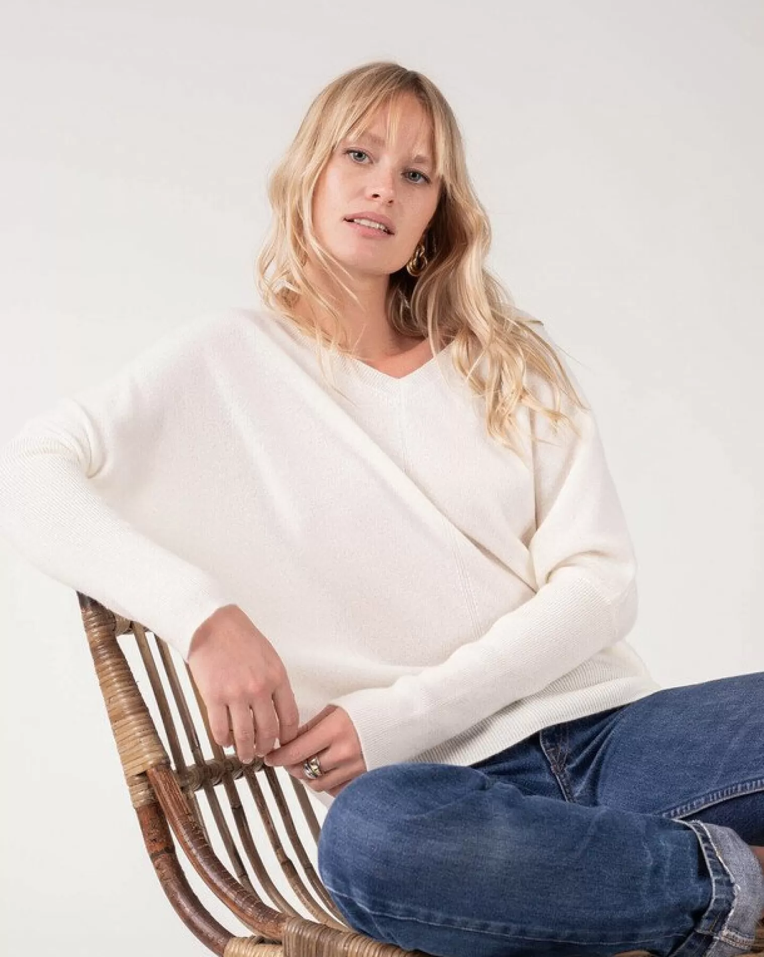 Kujten Sweaters & Sweatshirts>V-Neck Bat Sleeves Cashmere Sweater Blanc