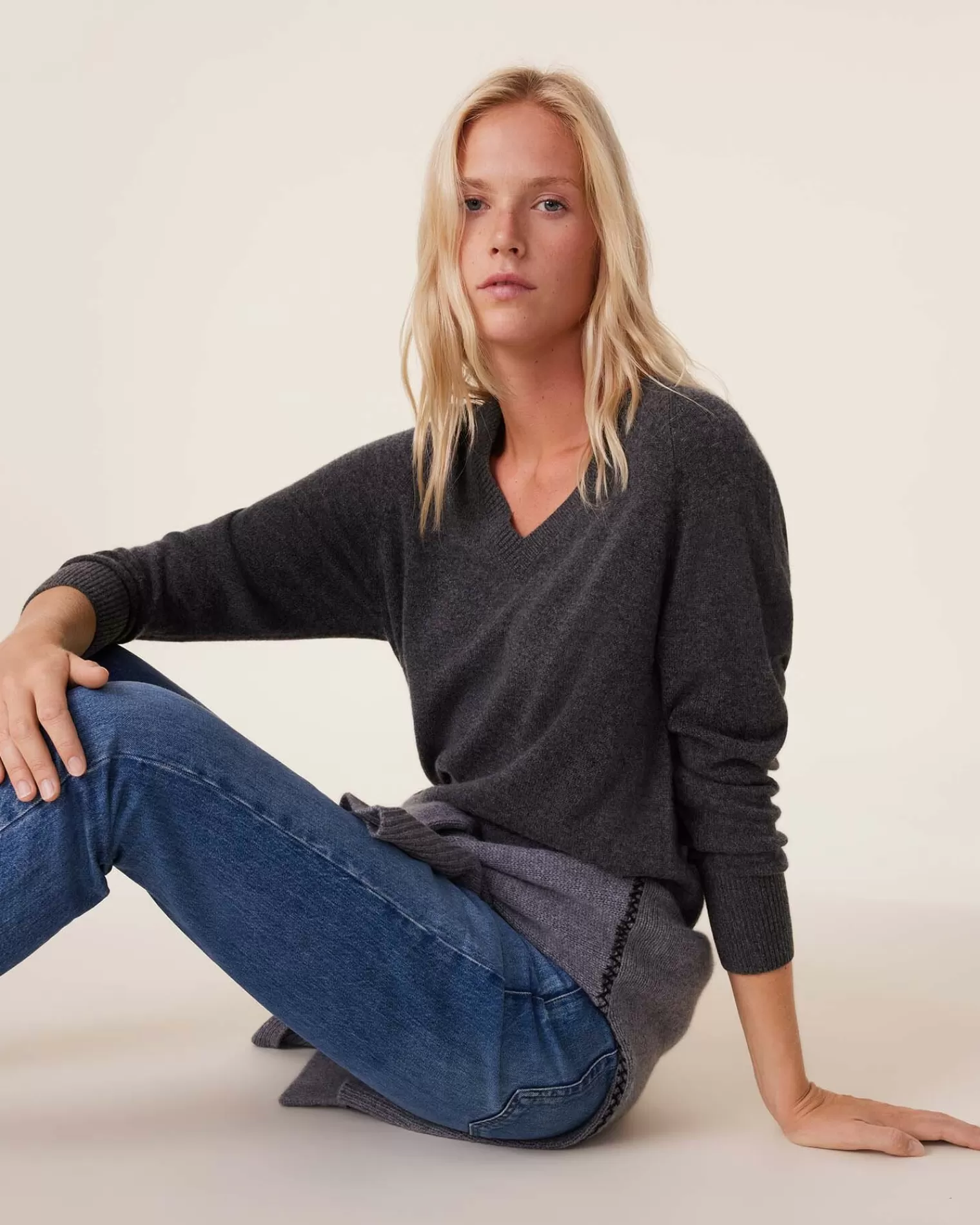 Kujten Sweaters & Sweatshirts>V-Neck Cashmere Sweater, 2-Threads Gris Flanelle