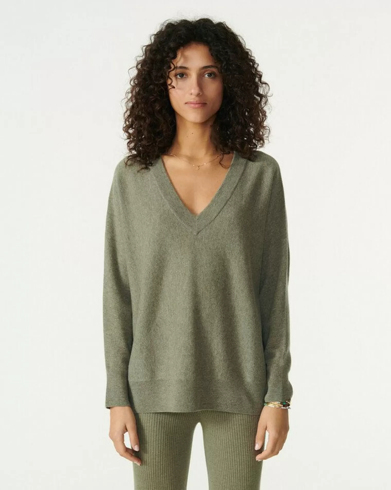 Kujten Sweaters & Sweatshirts>V-Neck Cashmere Sweater, 2-Threads Kaki Chine