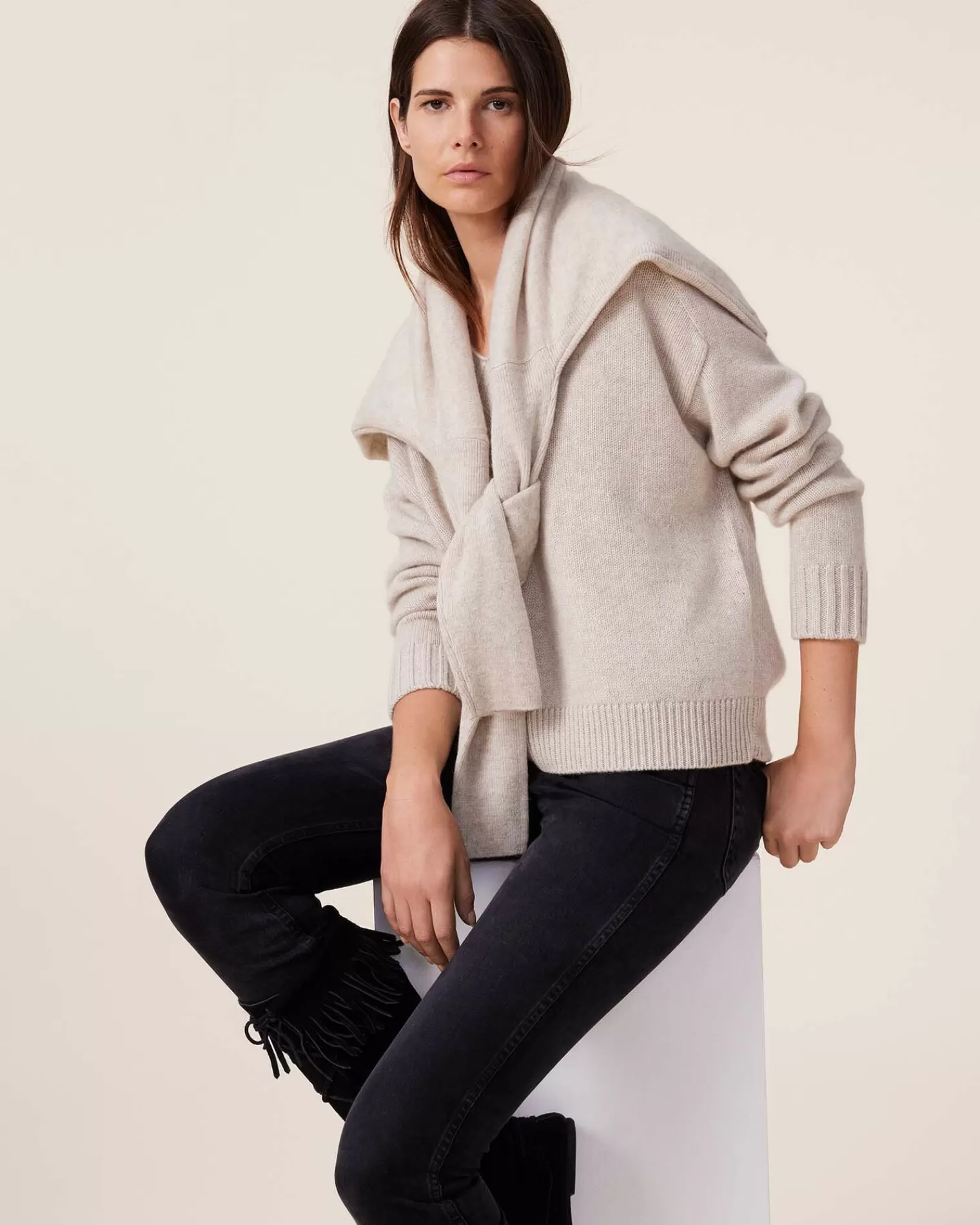 Kujten Sweaters & Sweatshirts>V-Neck Cashmere Sweater, 6-Threads Avoine