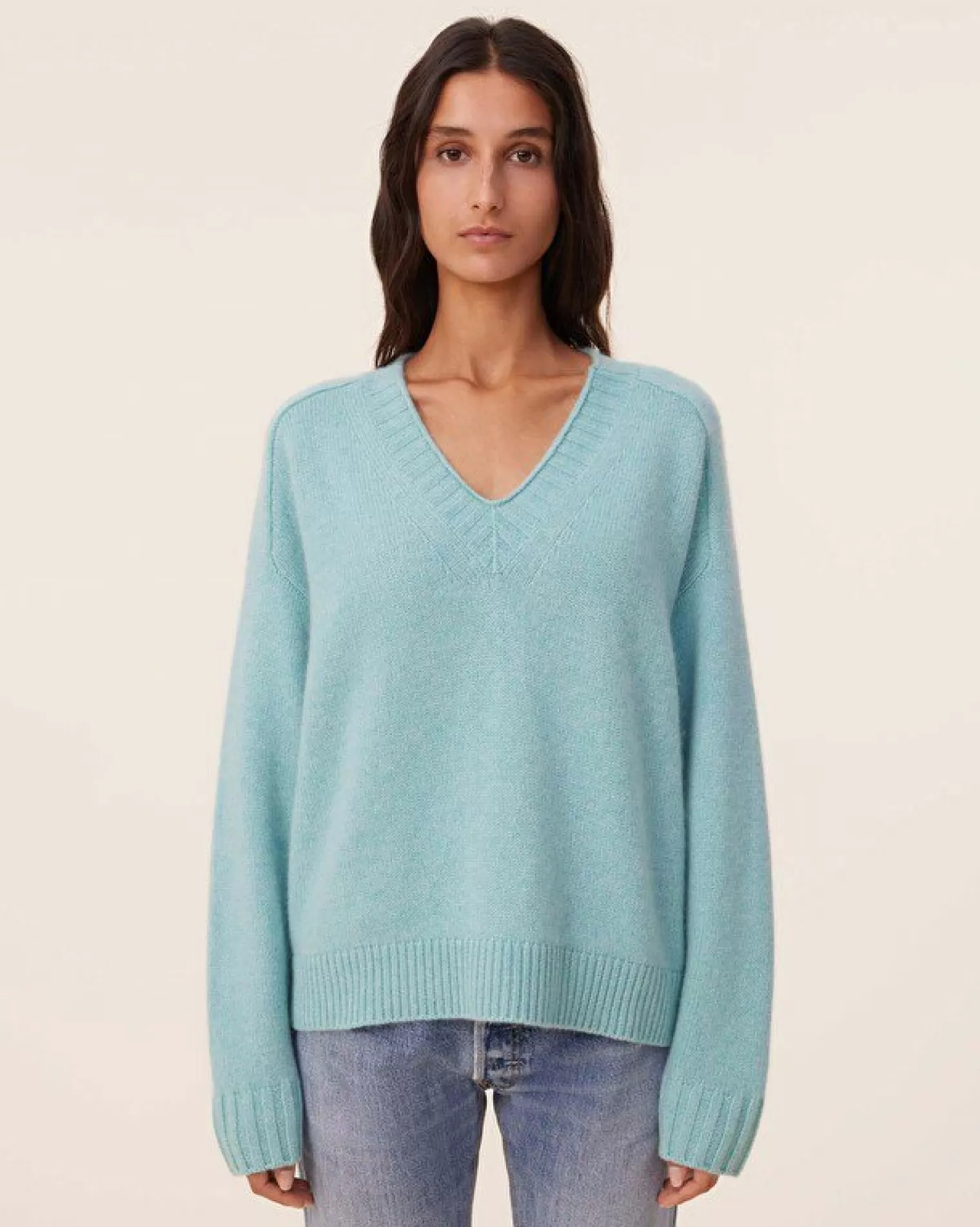 Kujten Sweaters & Sweatshirts>V-Neck Cashmere Sweater, 6-Threads Turquoise Pacific