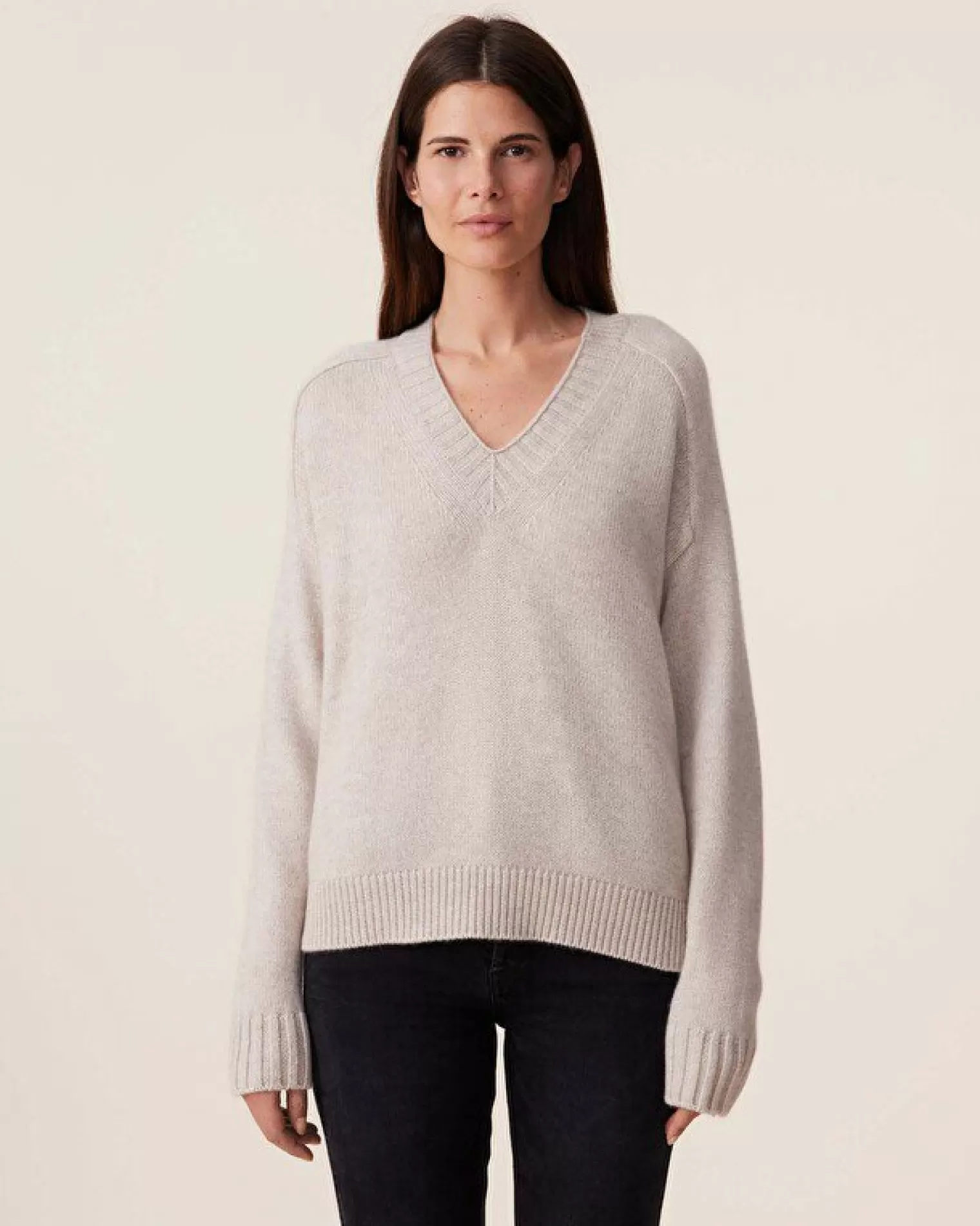 Kujten Sweaters & Sweatshirts>V-Neck Cashmere Sweater, 6-Threads Avoine