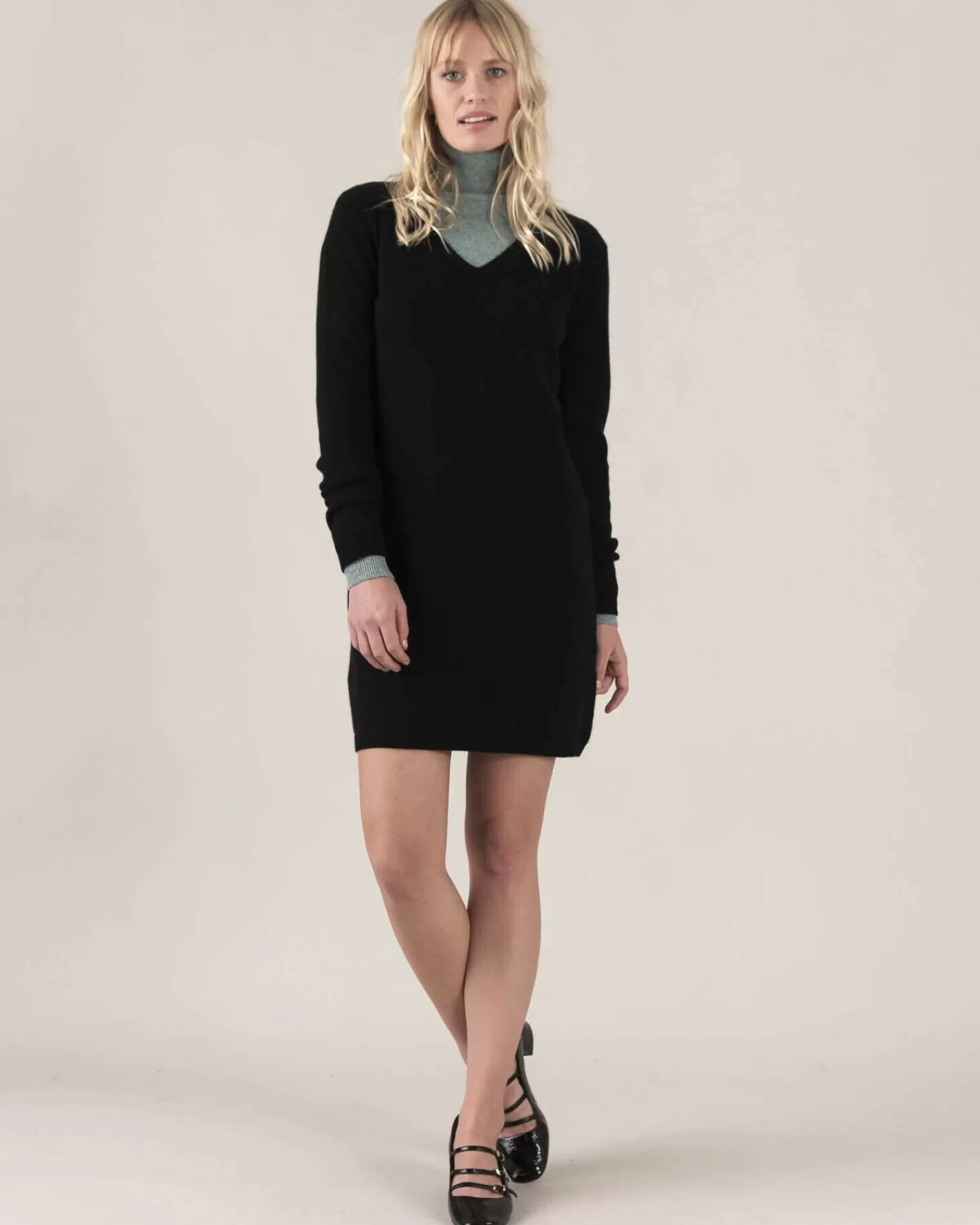 Kujten Dresses & Skirts>V-Neck Long Sleeves Cashmere Dress Noir