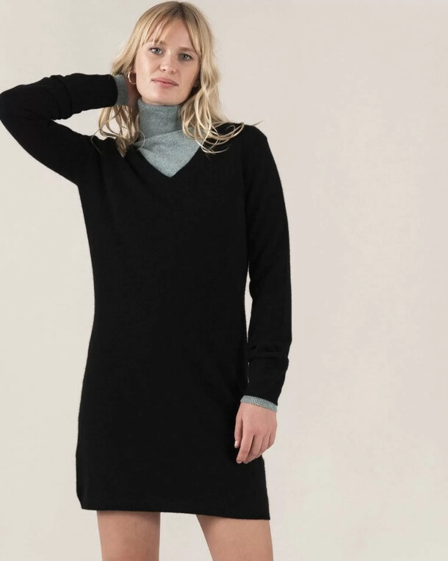 Kujten Dresses & Skirts>V-Neck Long Sleeves Cashmere Dress Noir