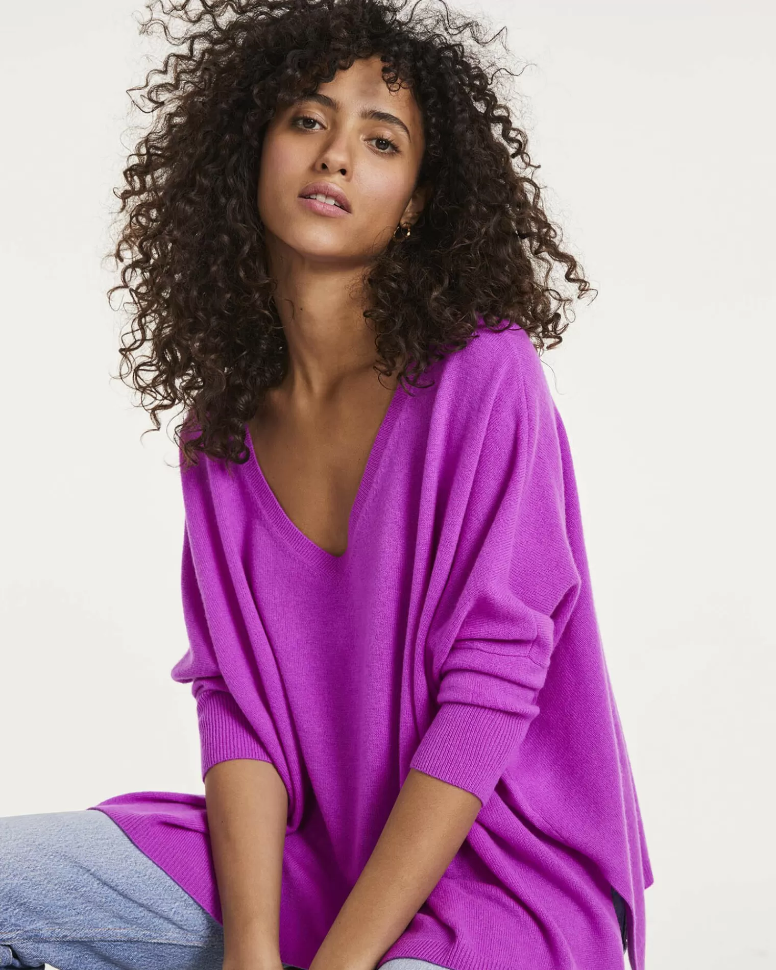 Kujten Sweaters & Sweatshirts>V-Neck Oversize Cashmere Sweater Violet Fluo