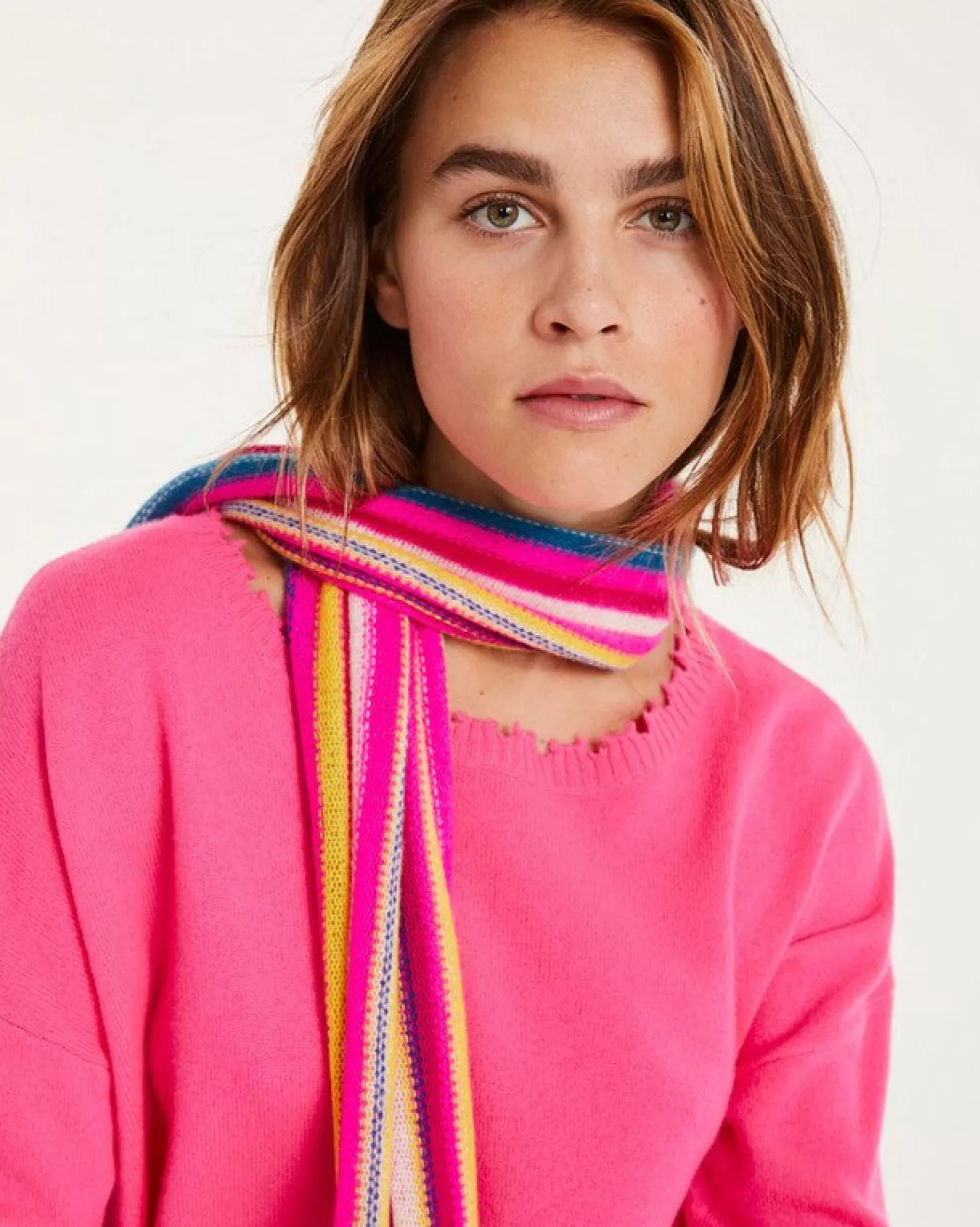 Kujten Sweaters & Sweatshirts>Woman Round Neck Cashmere Sweater Rose Fluo