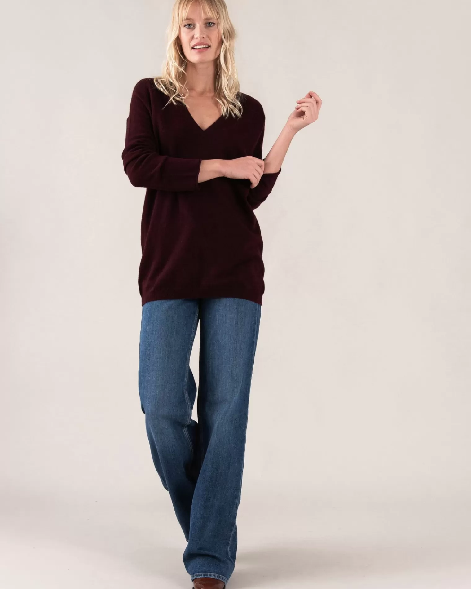 Kujten Sweaters & Sweatshirts>Women Boyfriend V-Neck Cashmere Sweater Bordeaux