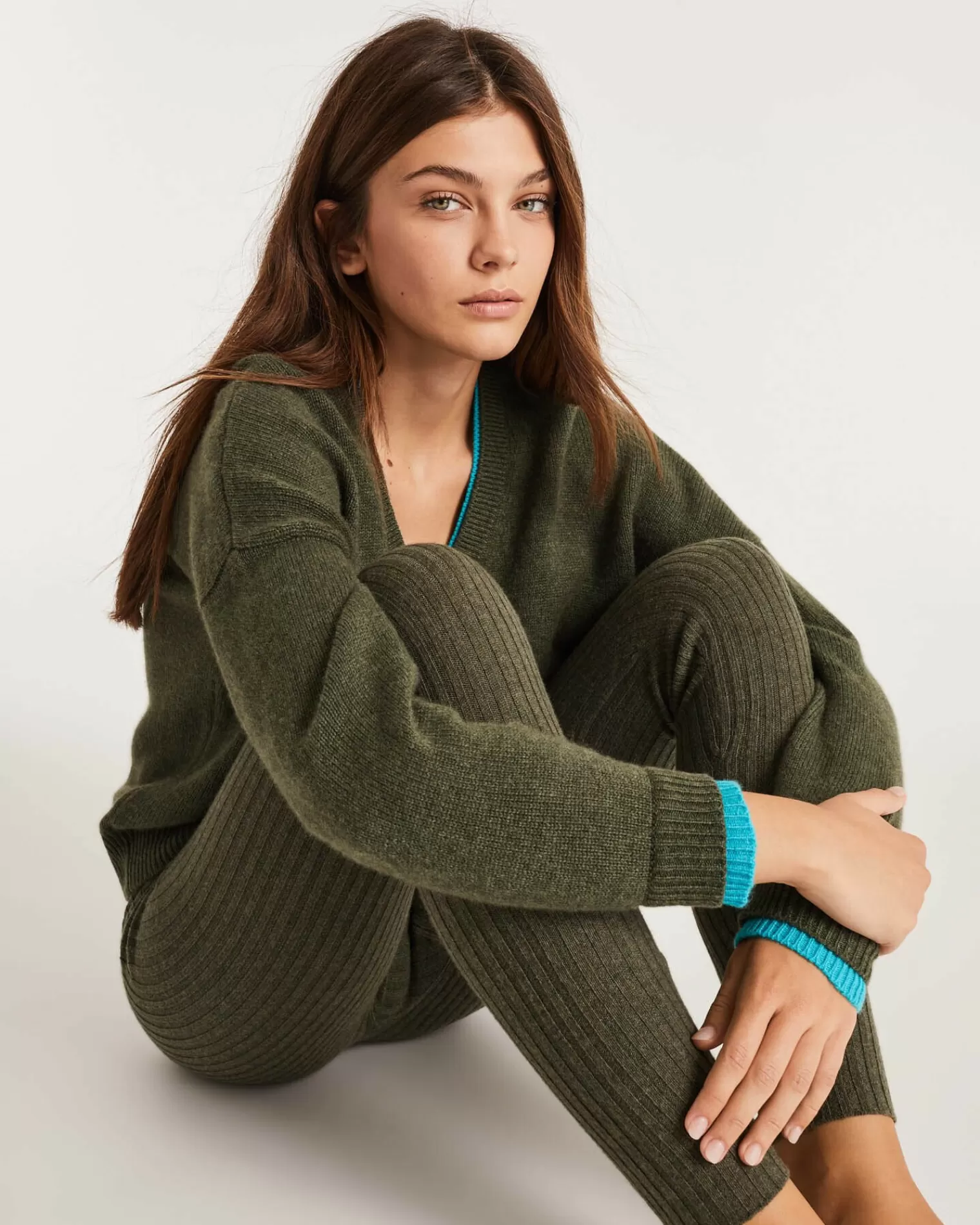 Kujten Sweaters & Sweatshirts>Women Cashmere V-Neck Sweater Boyfriend Kaki Fonce