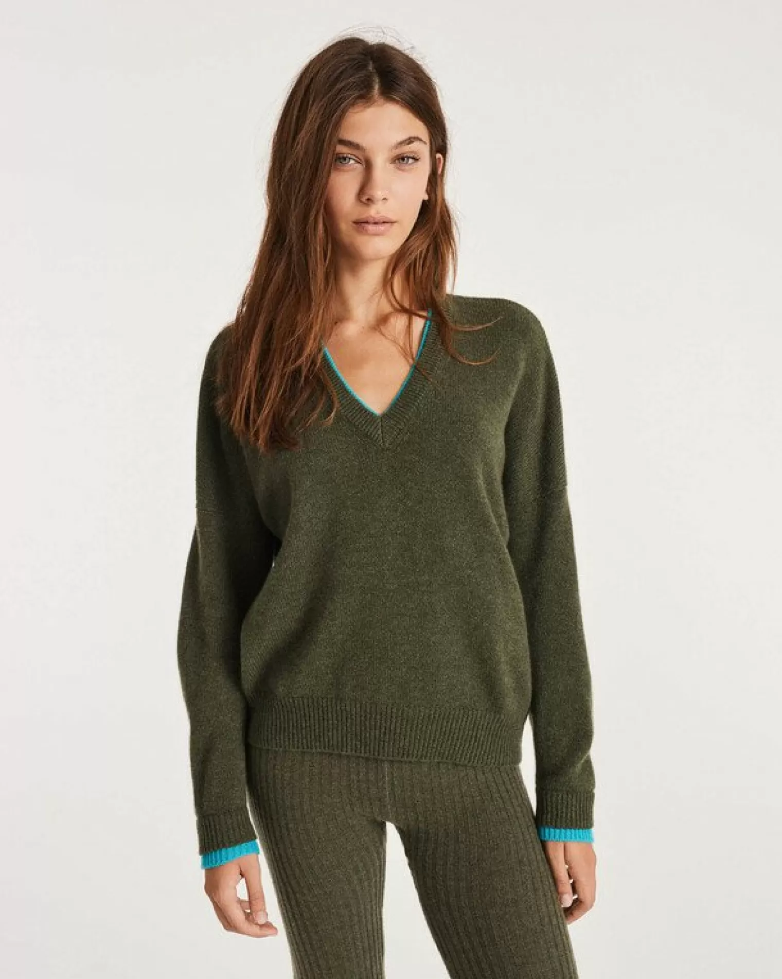 Kujten Sweaters & Sweatshirts>Women Cashmere V-Neck Sweater Boyfriend Kaki Fonce