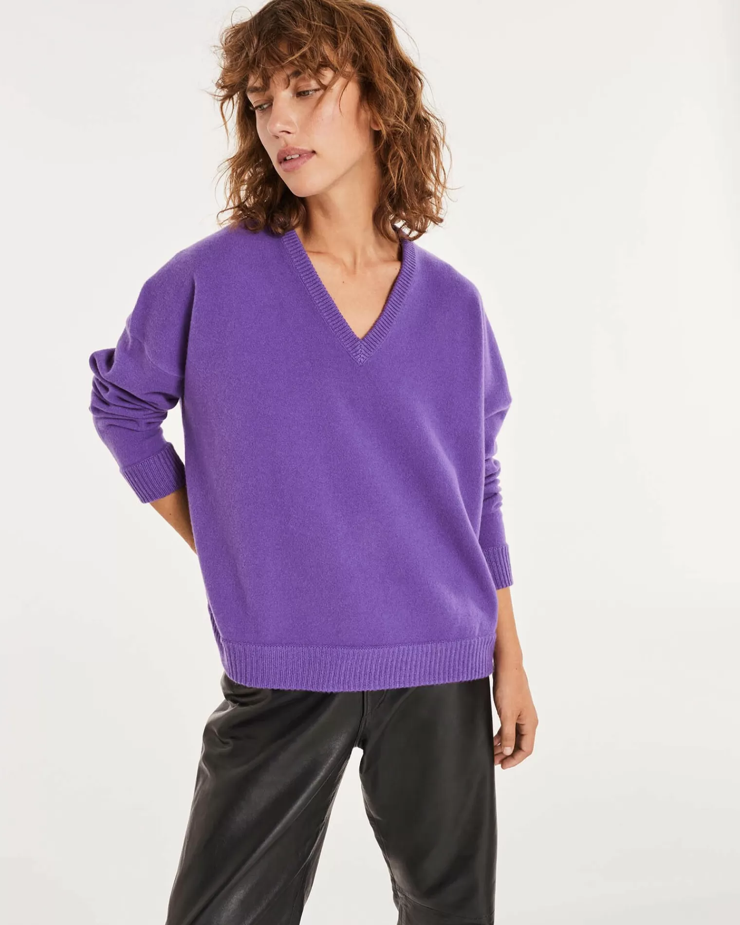 Kujten Sweaters & Sweatshirts>Women Oversized V-Neck Cashmere Sweater Violet