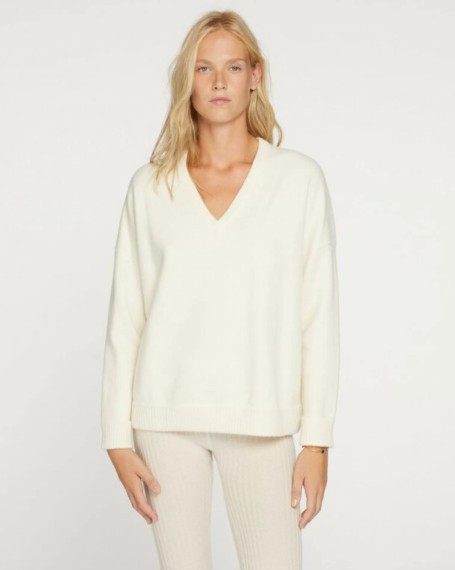 Kujten Sweaters & Sweatshirts>Women Oversized V-Neck Cashmere Sweater Blanc