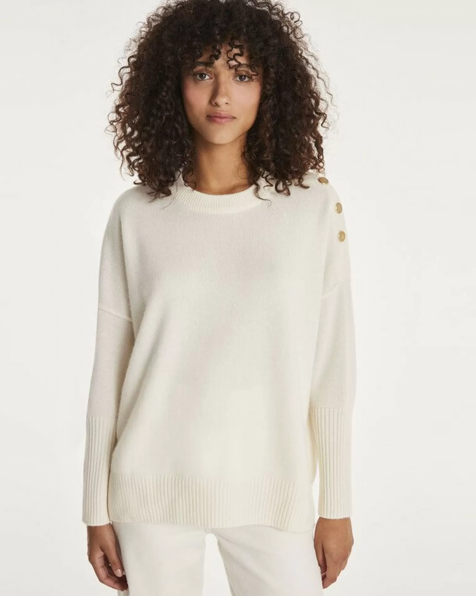 Kujten Sweaters & Sweatshirts>Women Round Neck Cashmere Button Sweater Blanc